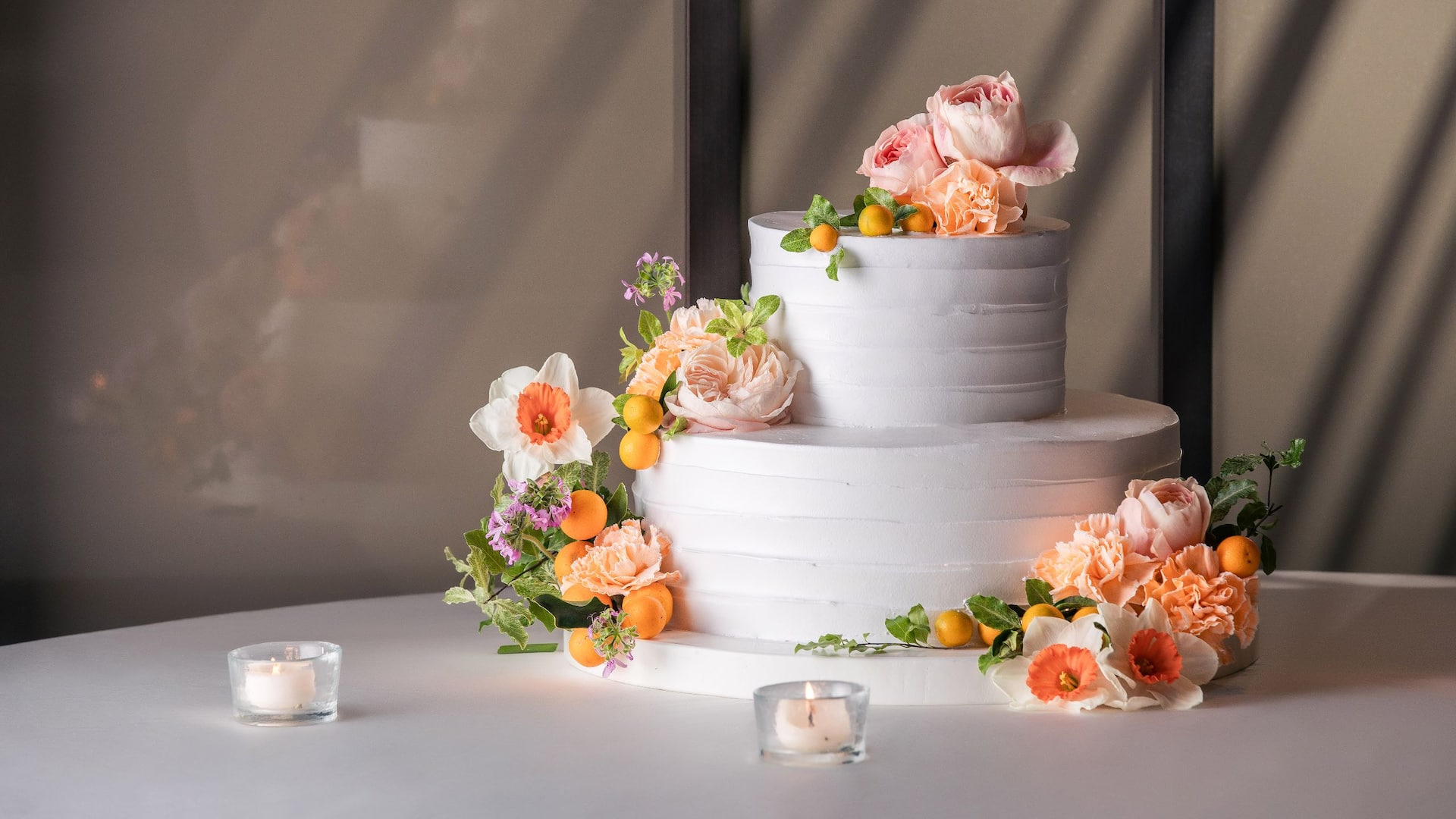 Grand Hyatt Seoul Namsan Family And Wedding Cake With Flowers