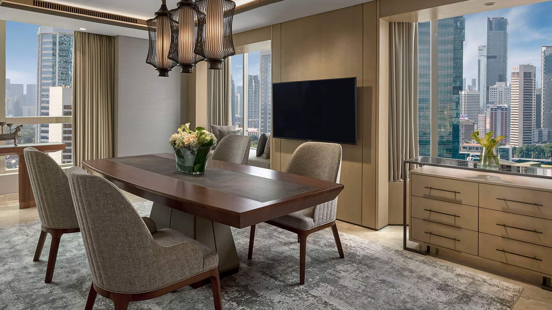 4 dari 7 Grand Hyatt Jakarta Diplomatic Suite Dining Room