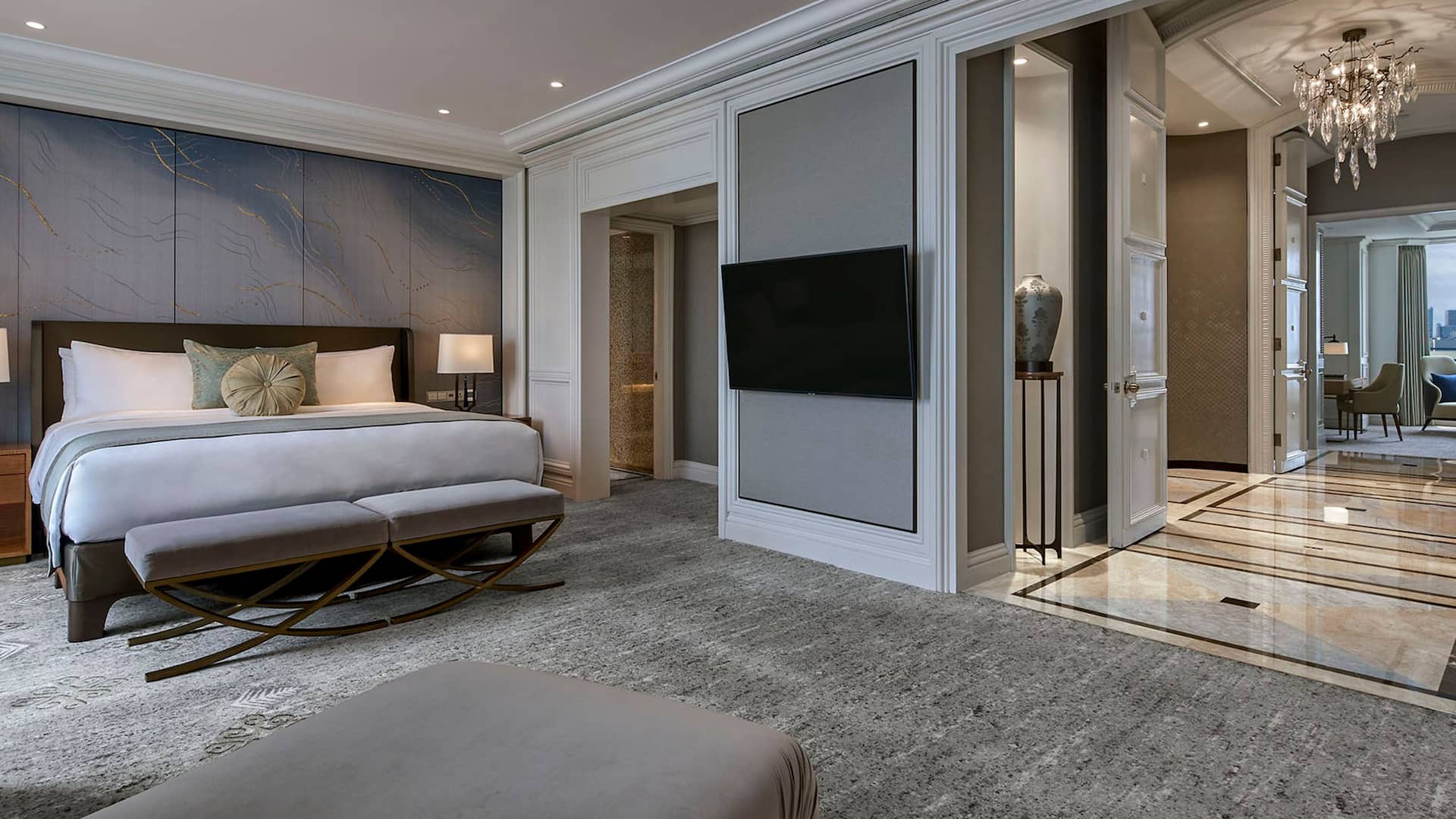 Grand Hyatt Jakarta Plaza Suite Bedroom