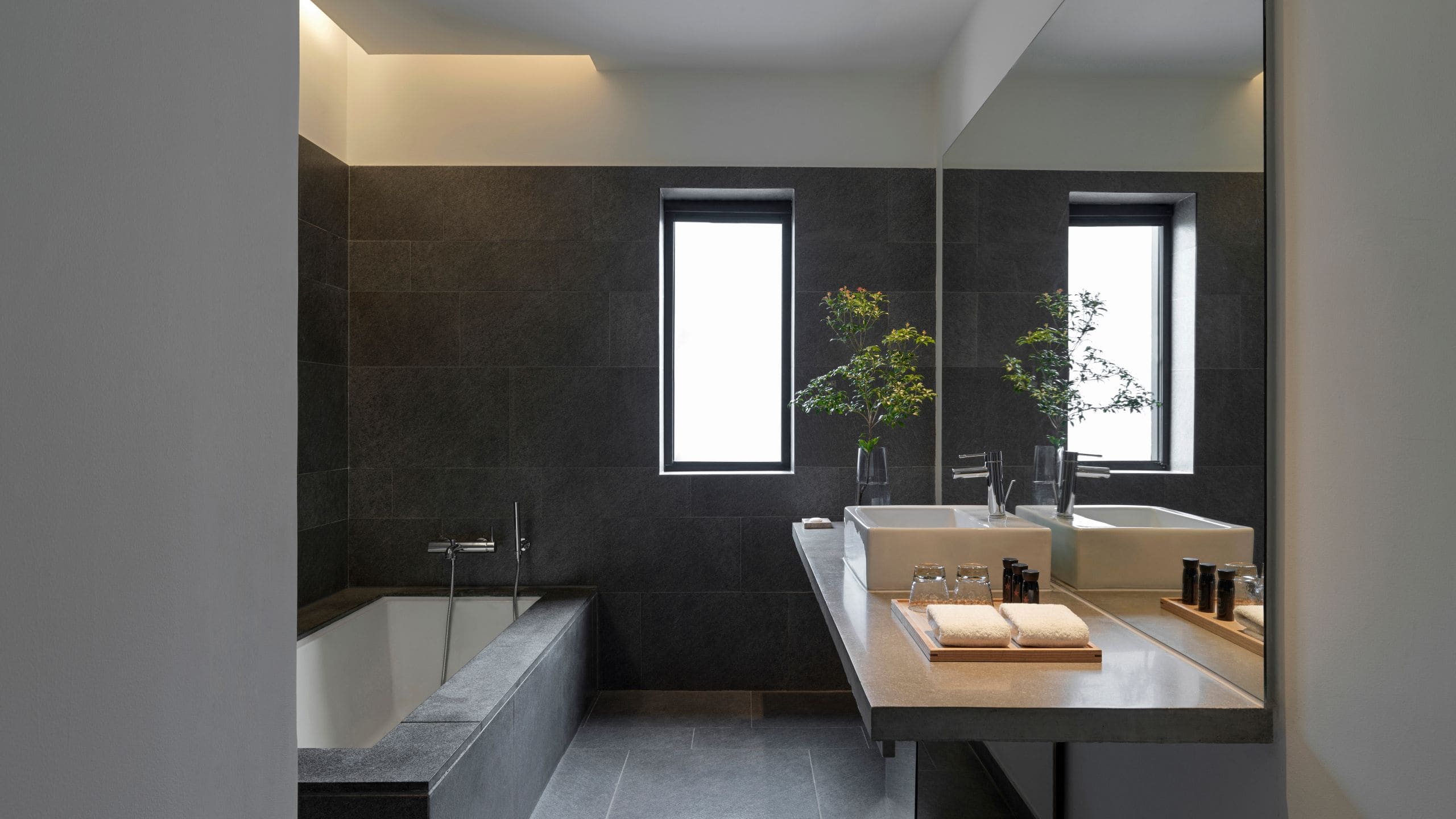 3/3 Commune By The Great Wall Terrace House Bathroom