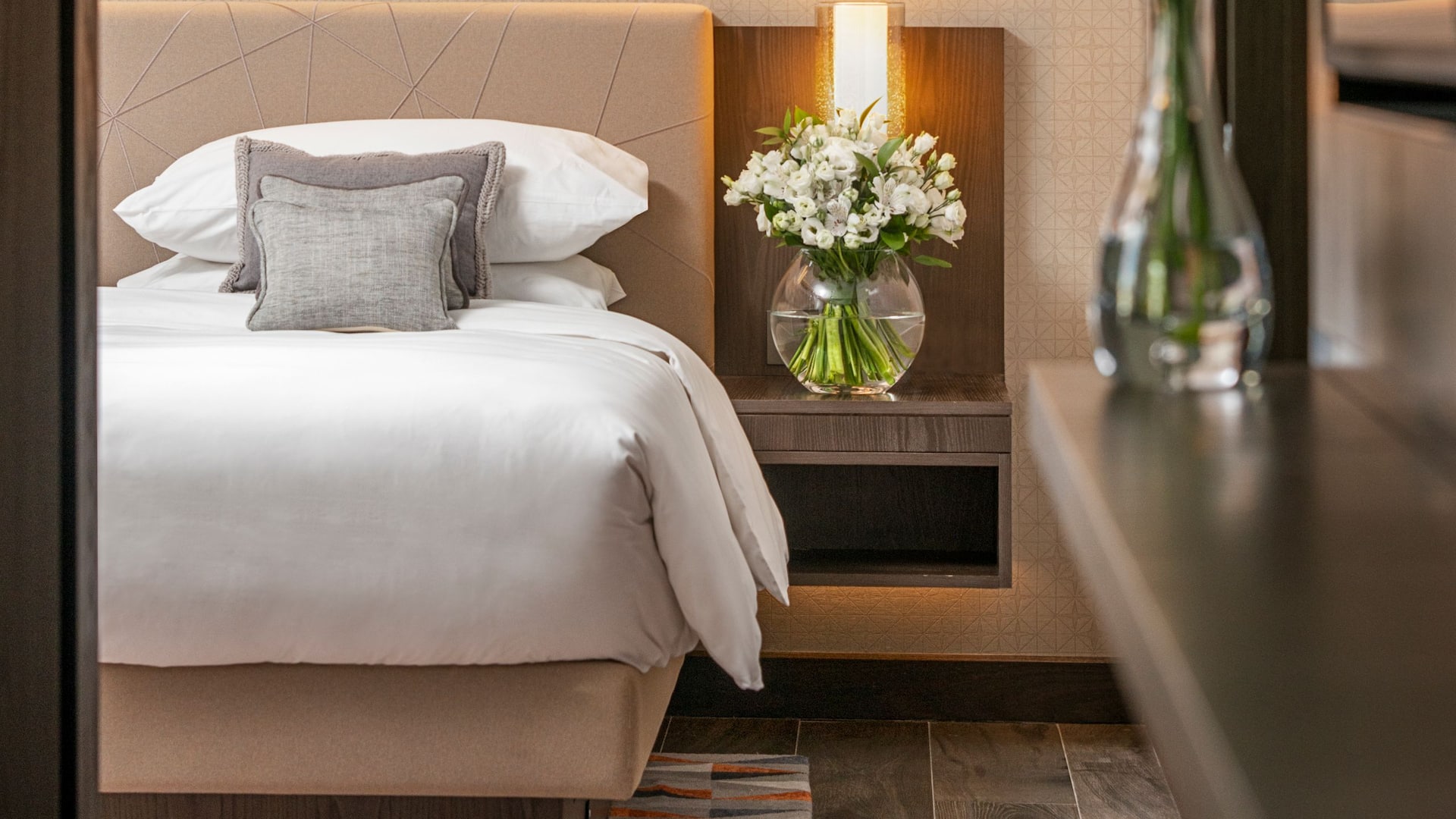 2 из 4 Hyatt Regency Sofia Regency Suite Bedroom