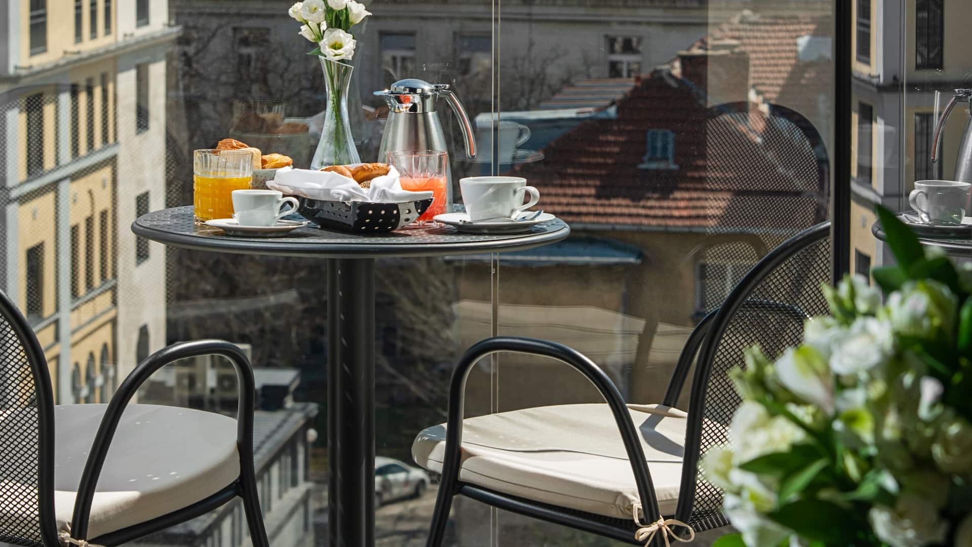 2 из 2 Hyatt Regency Sofia Club Room Terrace
