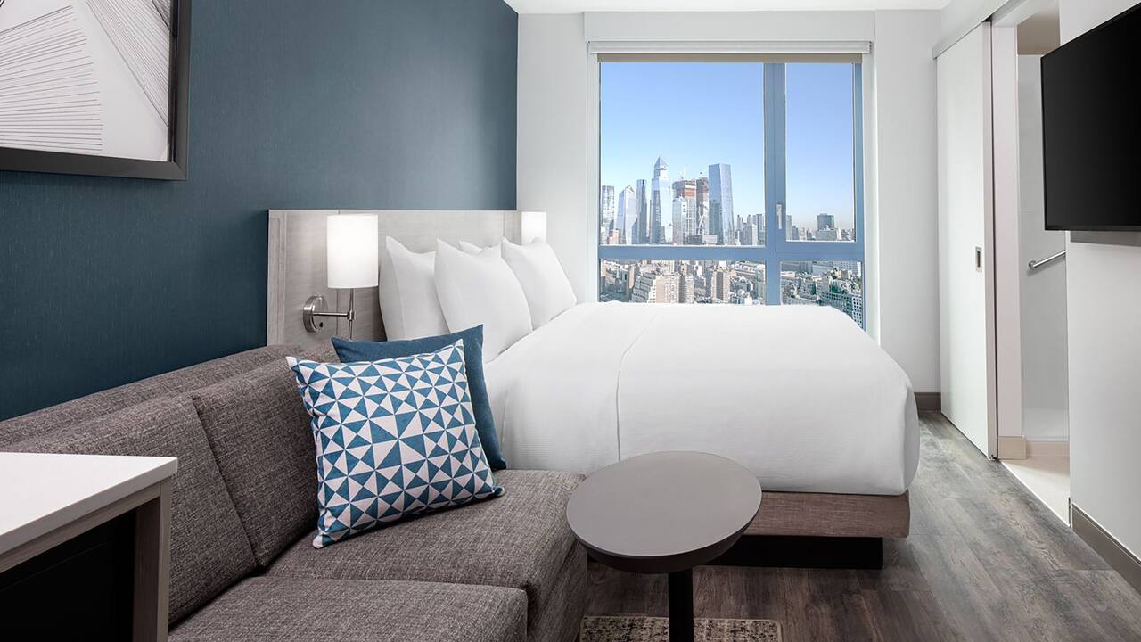 King Bed with Sofa Hudson Yards