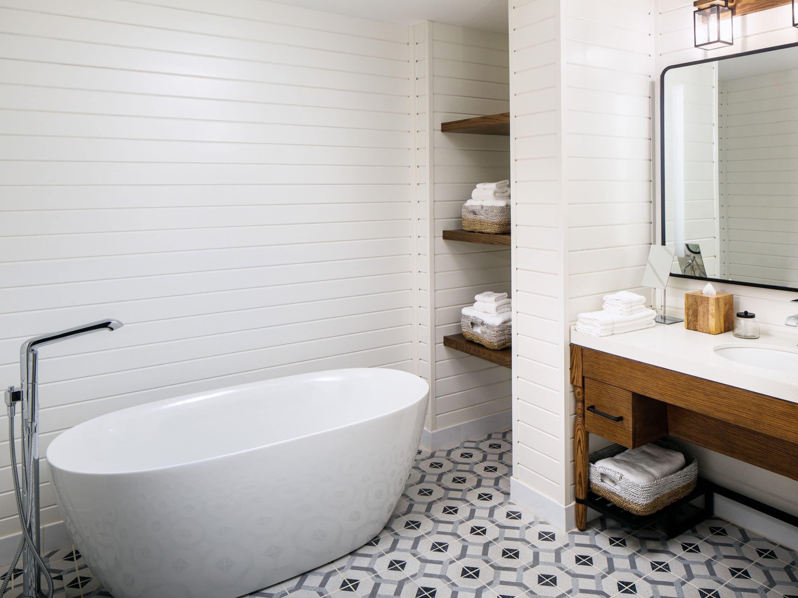 Wild Dunes Resort - Sweetgrass Inn and Boardwalk Inn Sweetgrass Inn Suite Bathroom Tub
