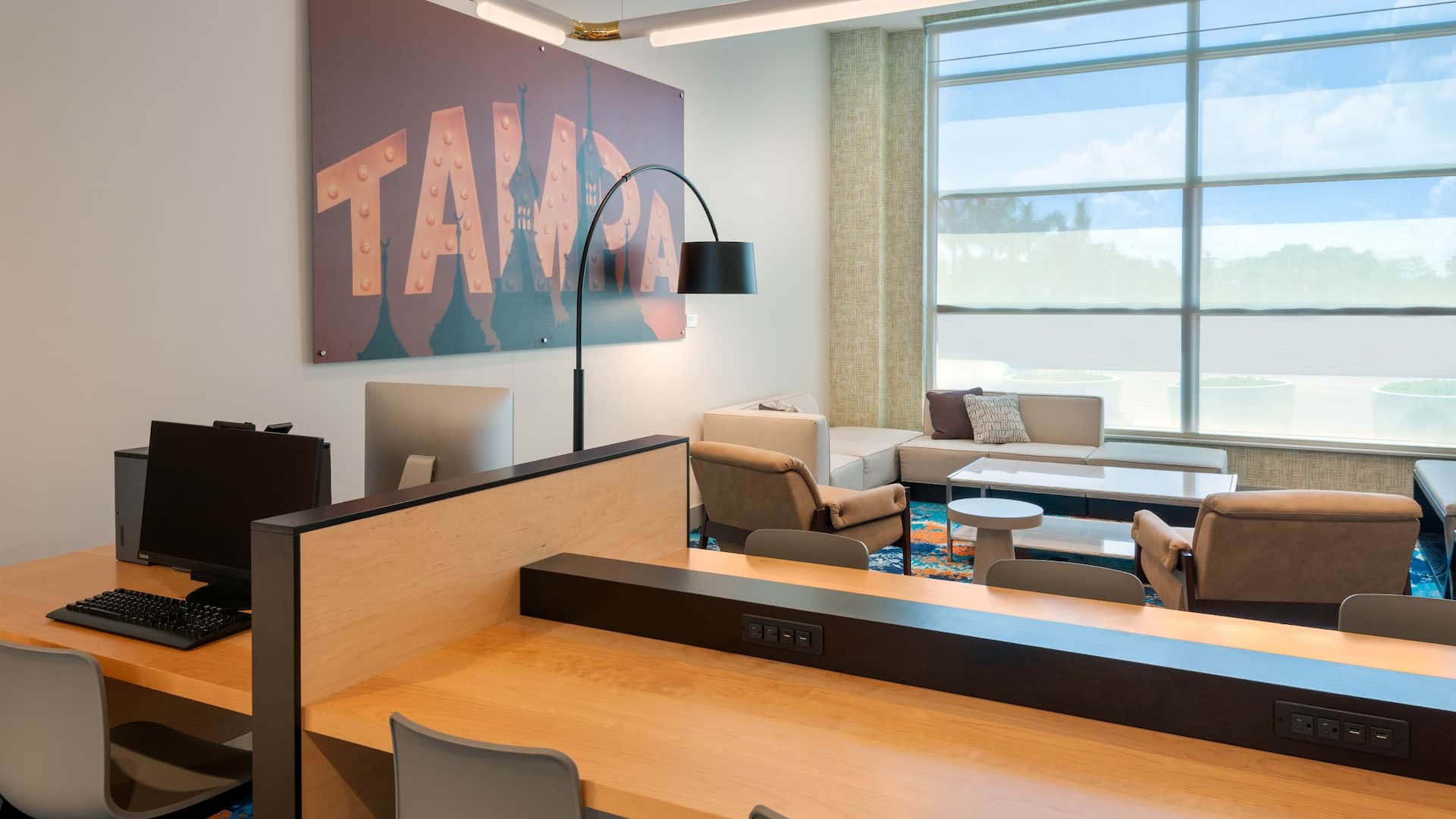 Hyatt House Tampa Airport / Westshore Business Center Computers