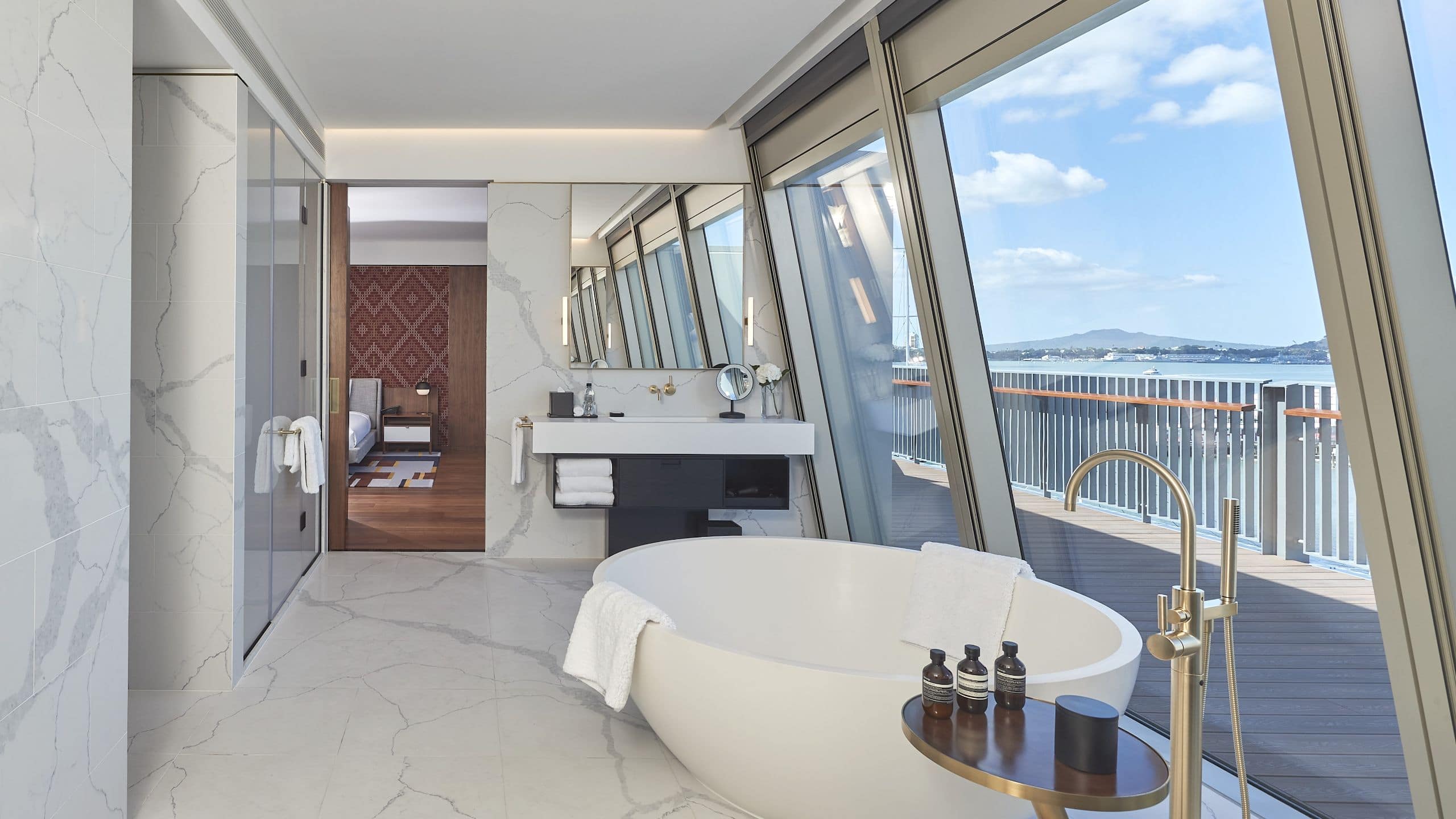 3/6 Park Hyatt Auckland Presidential Suite Bathroom