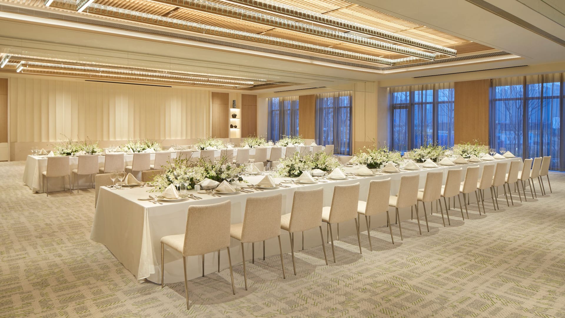 Hyatt Regency Ningbo Hangzhou Bay Salon Seating With Flowers