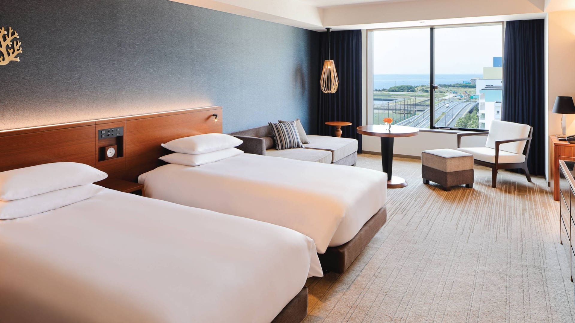 1 von 1 Hyatt Regency Tokyo Bay Club Deluxe Twin With Ocean View