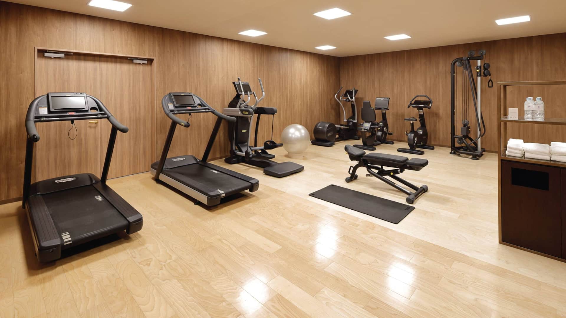 Hyatt Regency Tokyo Bay Fitness Center Equipment