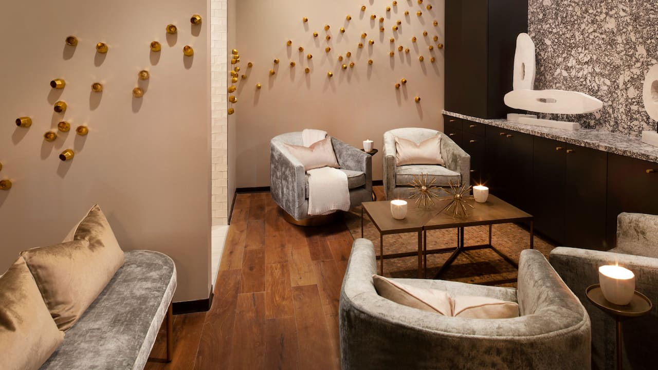 R+R Wellness Spa waiting area