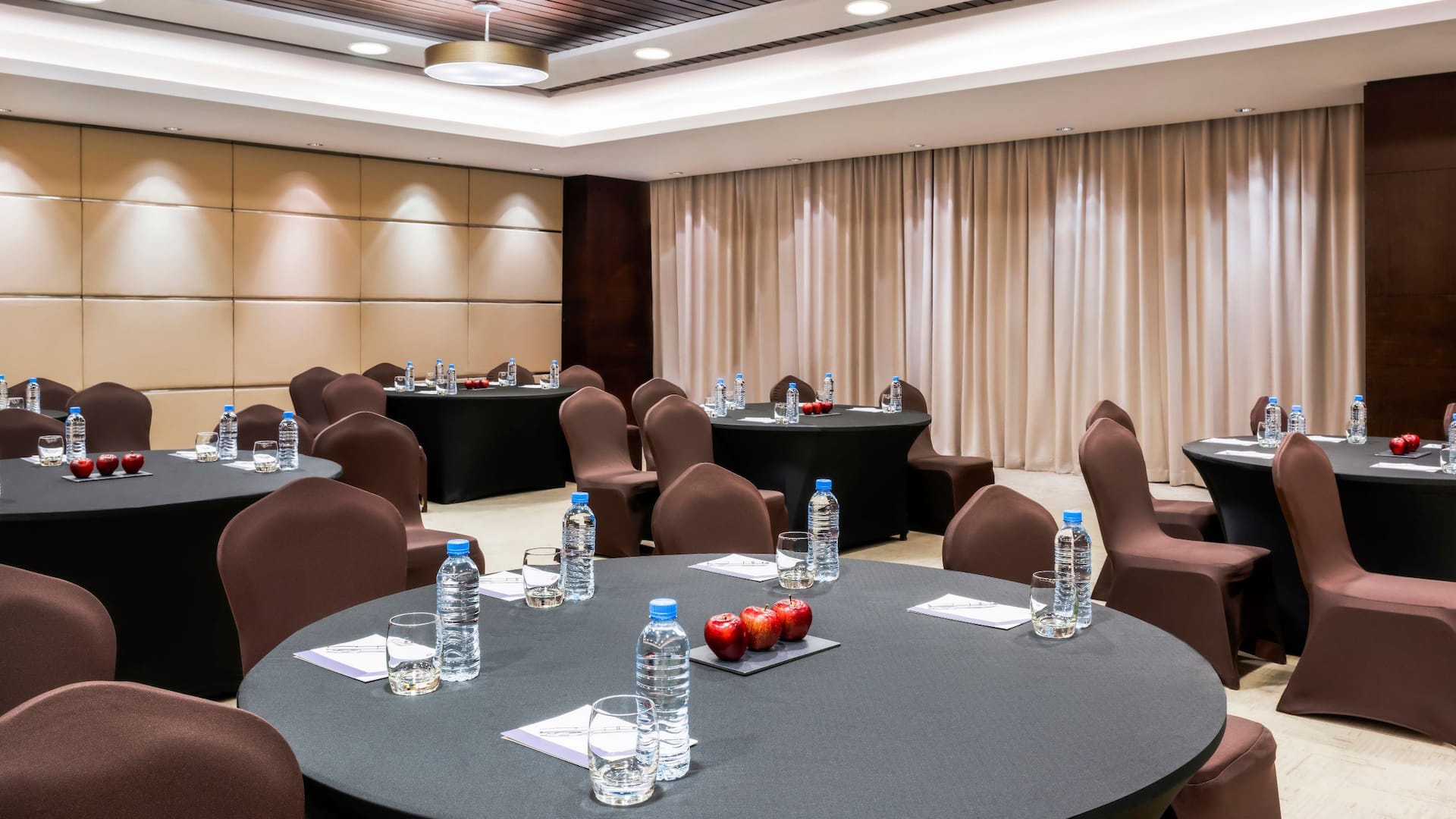 Hyatt Regency Oryx Doha Meeting Room Cabaret Tables