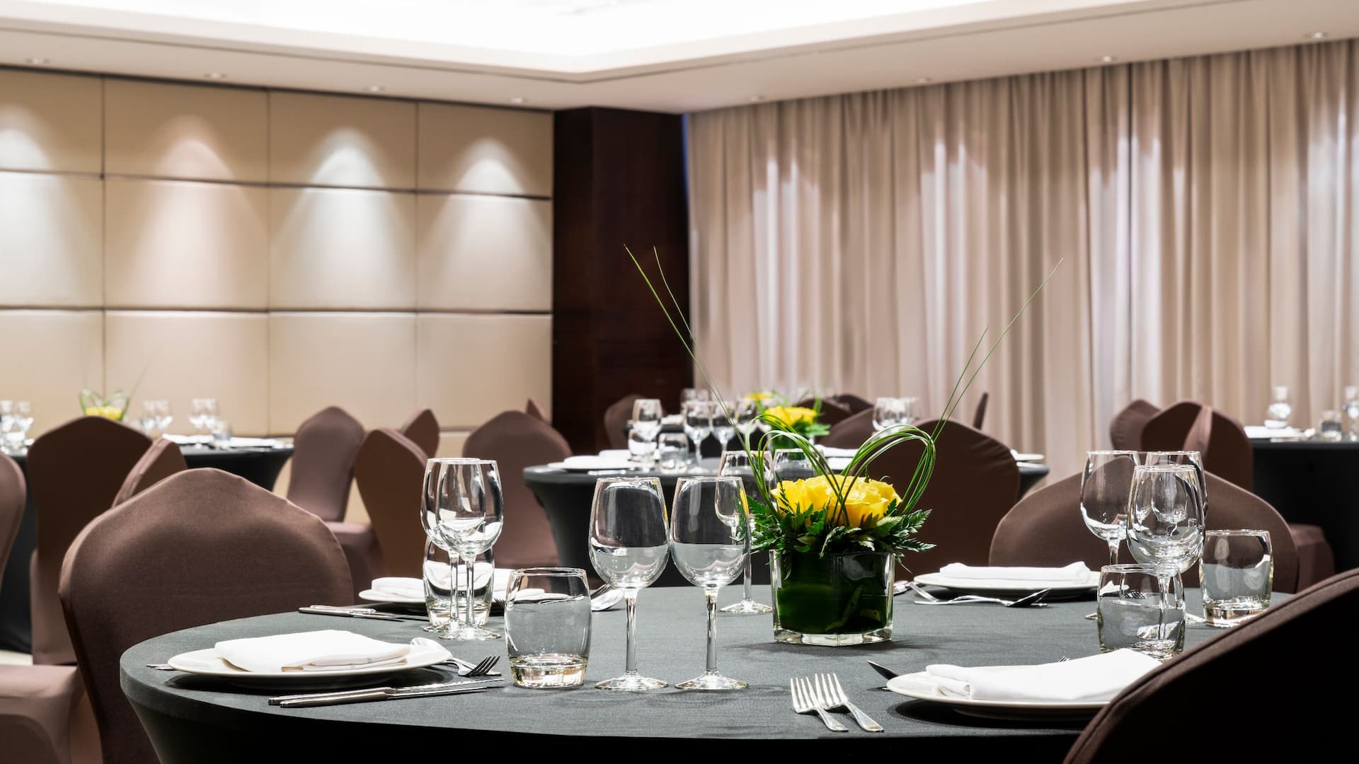 Hyatt Regency Oryx Doha Event Dining Table Setup