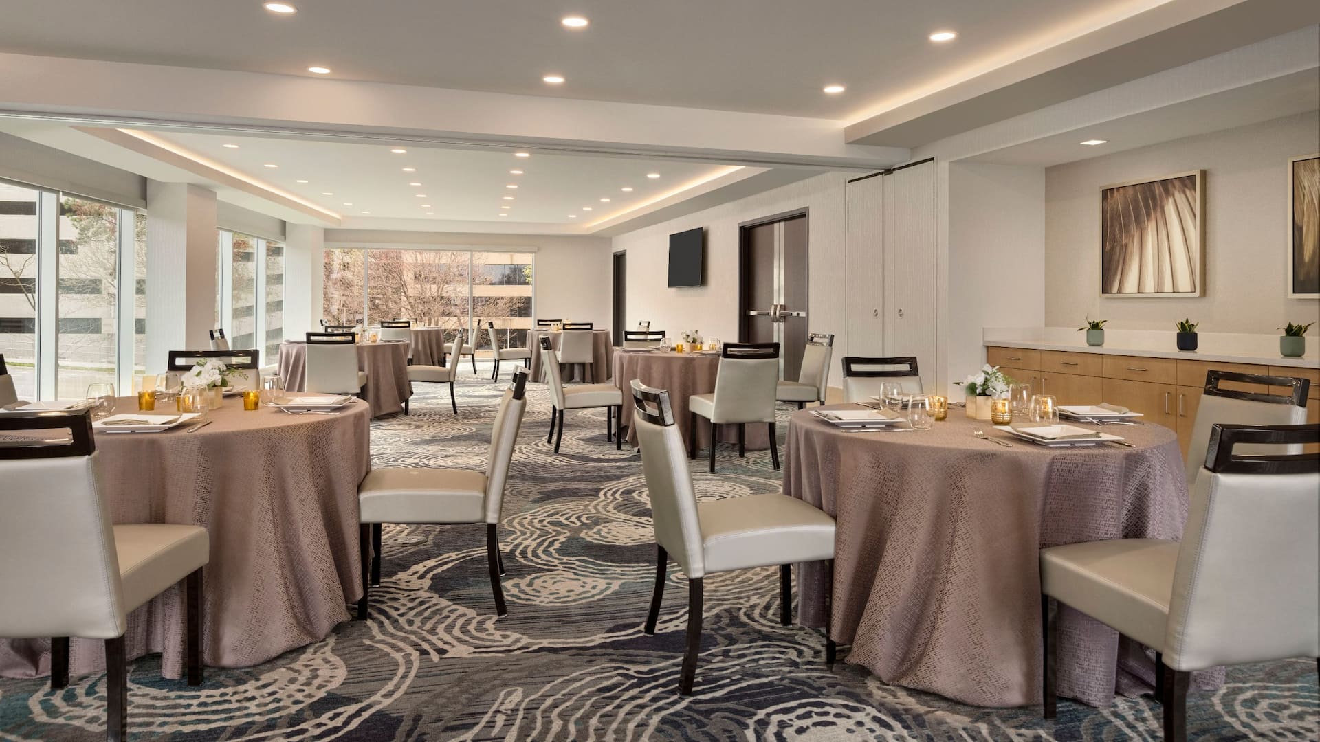 1 of 1 Hyatt House Atlanta / Perimeter Center Ballroom Rounds