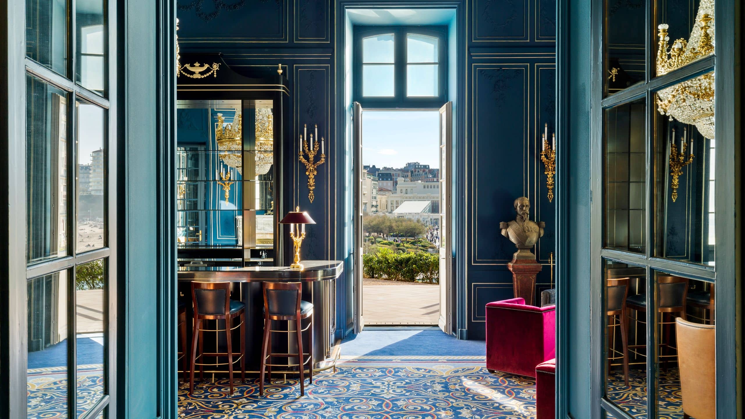 Hôtel du Palais Biarritz Bar Napoleon Entrance