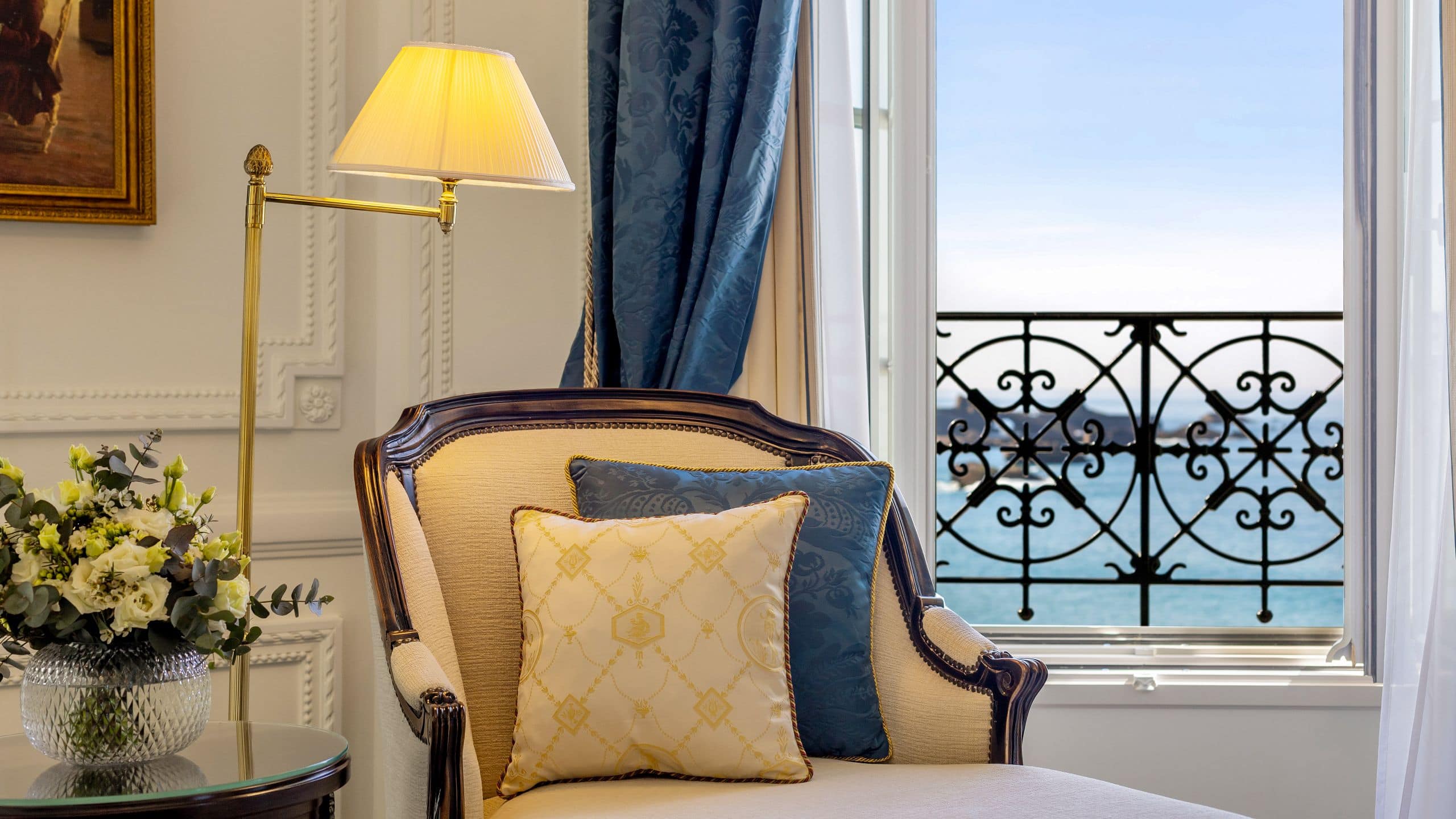 7/7 Hôtel du Palais Biarritz Suite Living Room Armchair