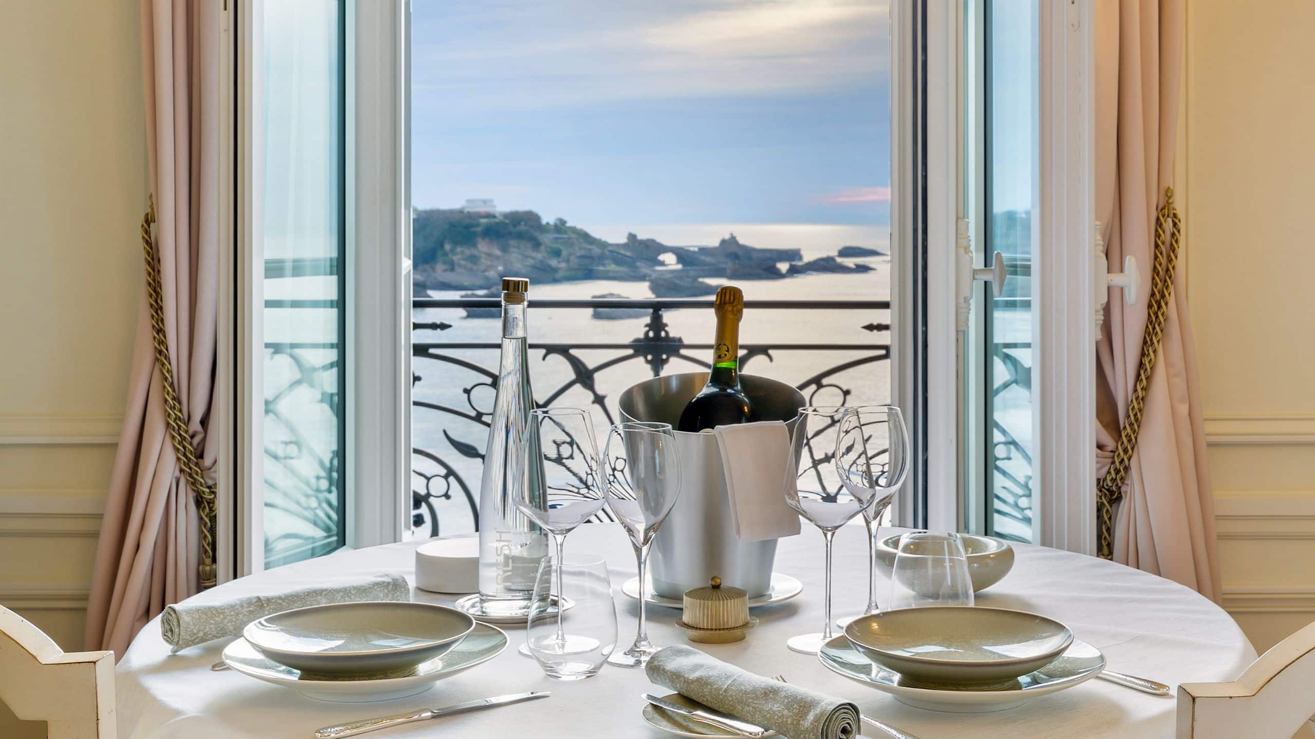 Hôtel du Palais Biarritz Suite Pink Dining View