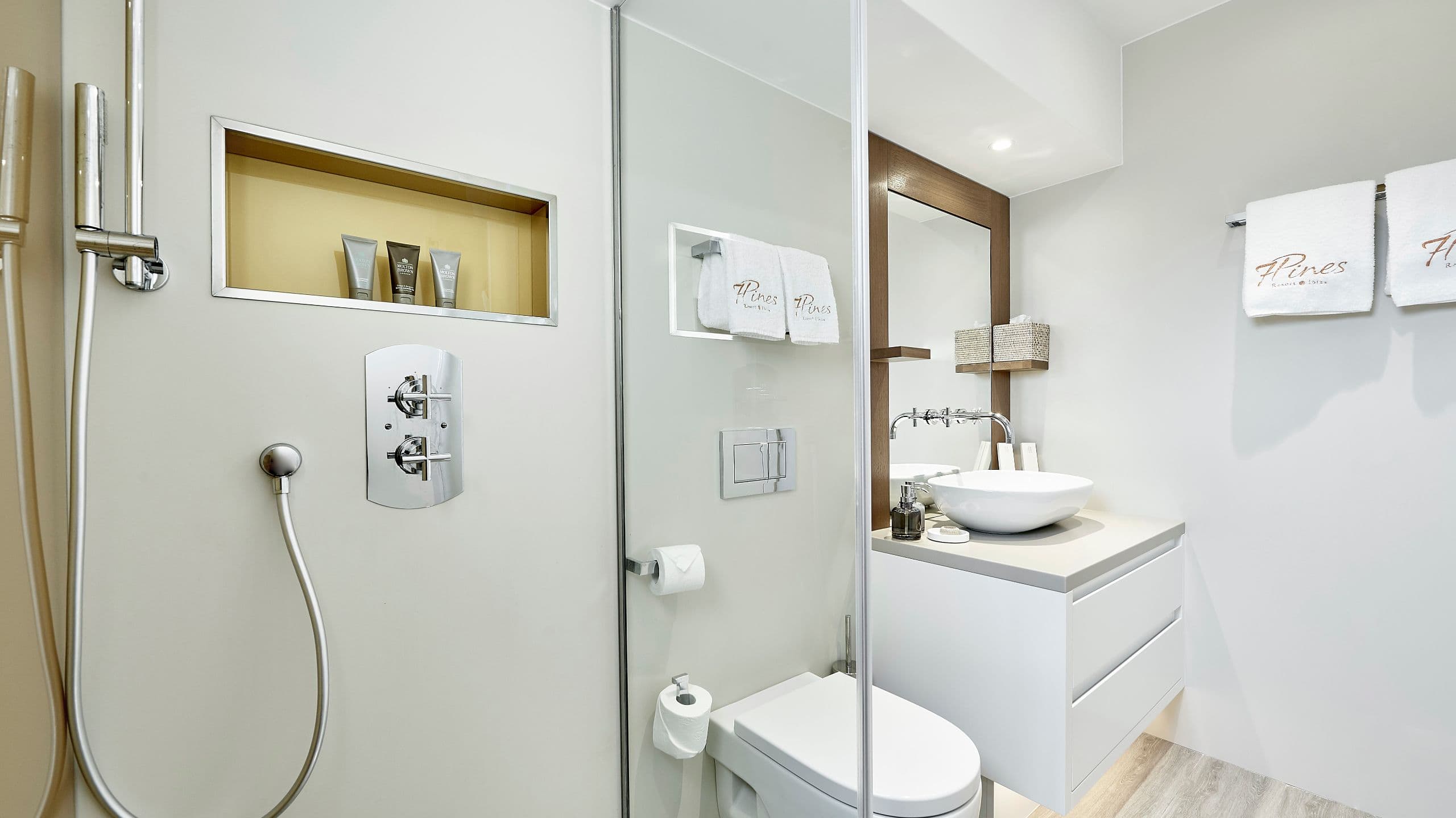 5 von 9 7Pines Resort Ibiza Cliff Suite Duplex Bathroom