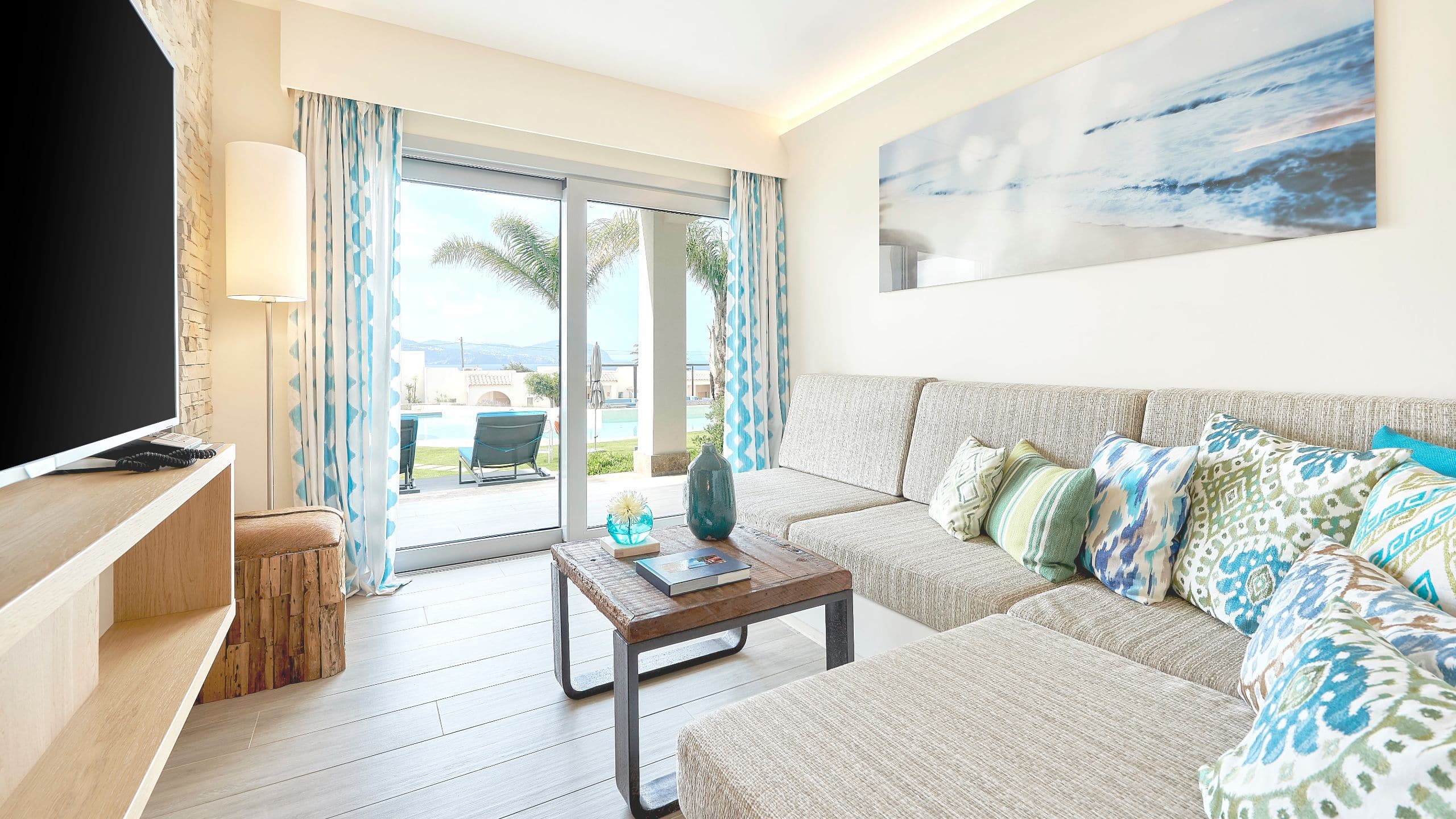 3 von 8 7Pines Resort Ibiza Family Suite Two Bedroom Living Area