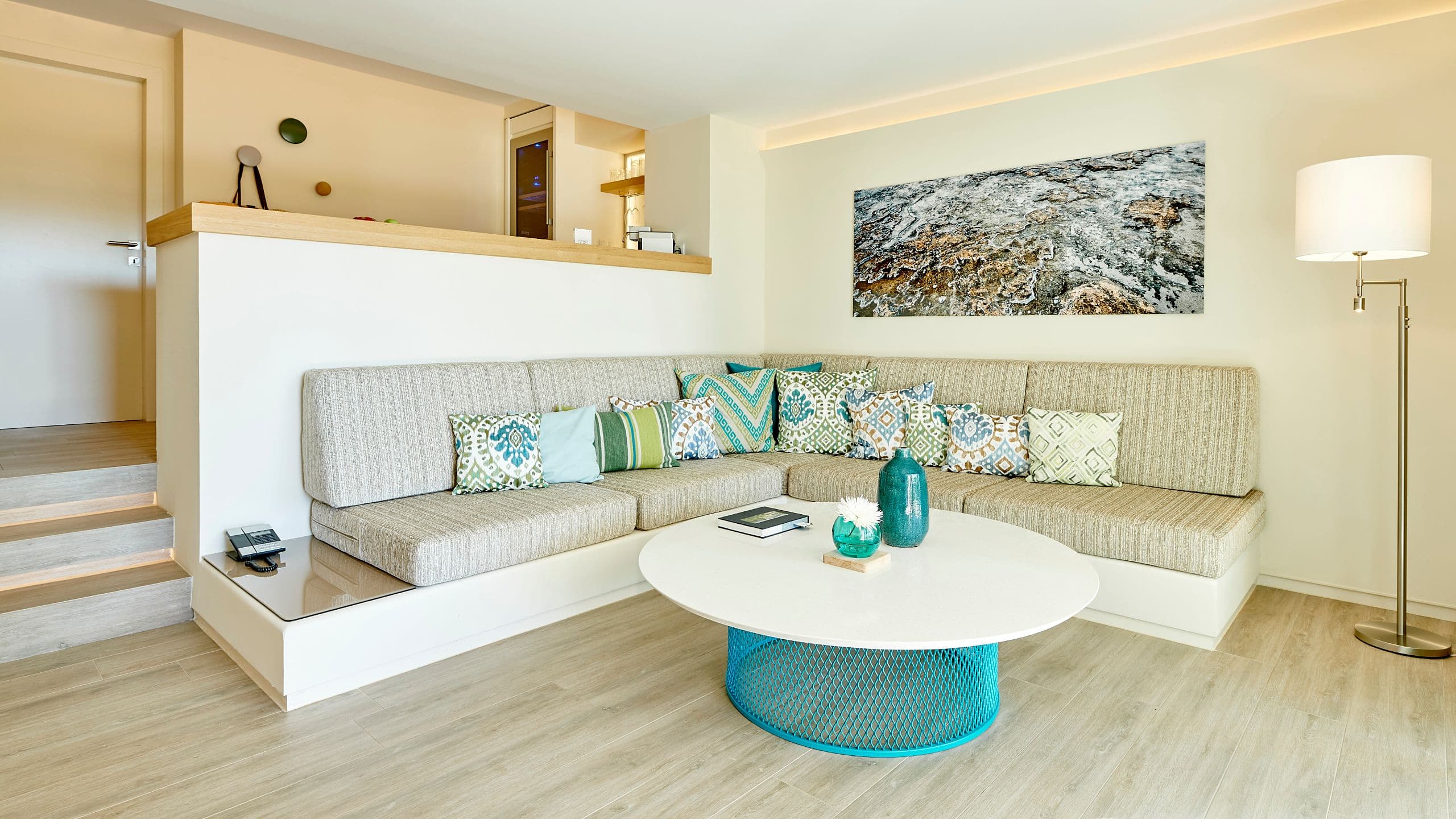 2 von 7 7Pines Resort Ibiza Garden Suite Living Area