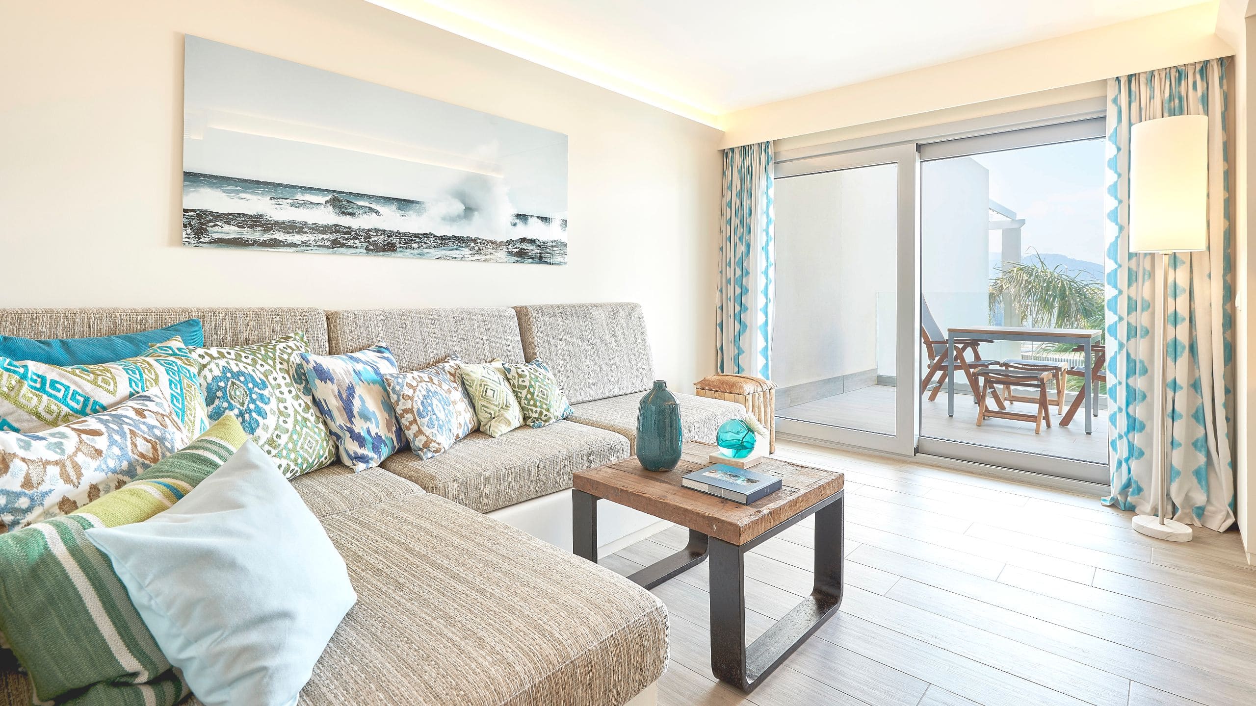 3 von 5 7Pines Resort Ibiza Laguna Suite Sea View Living Area