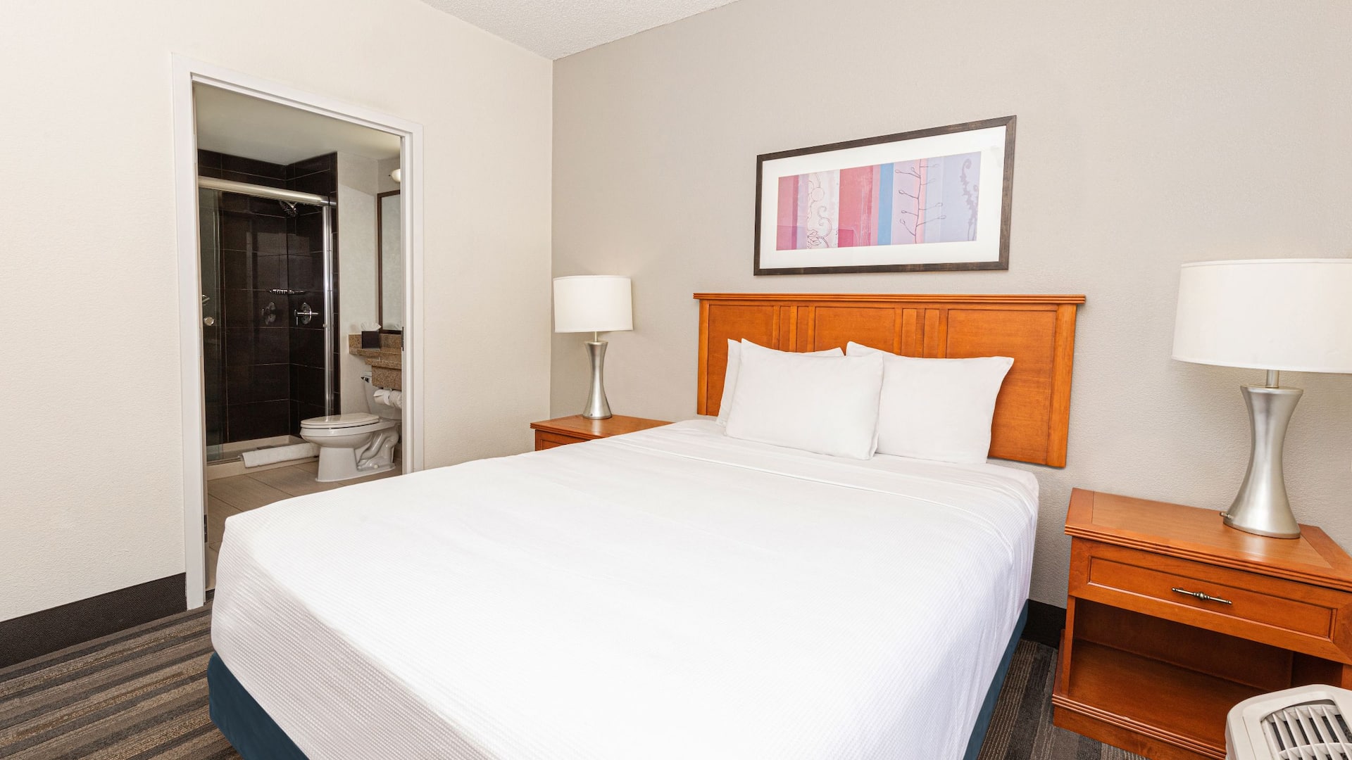 第 3，共 4 Hyatt House Chicago/Schaumburg One Bedroom Queen Suite Bedroom
