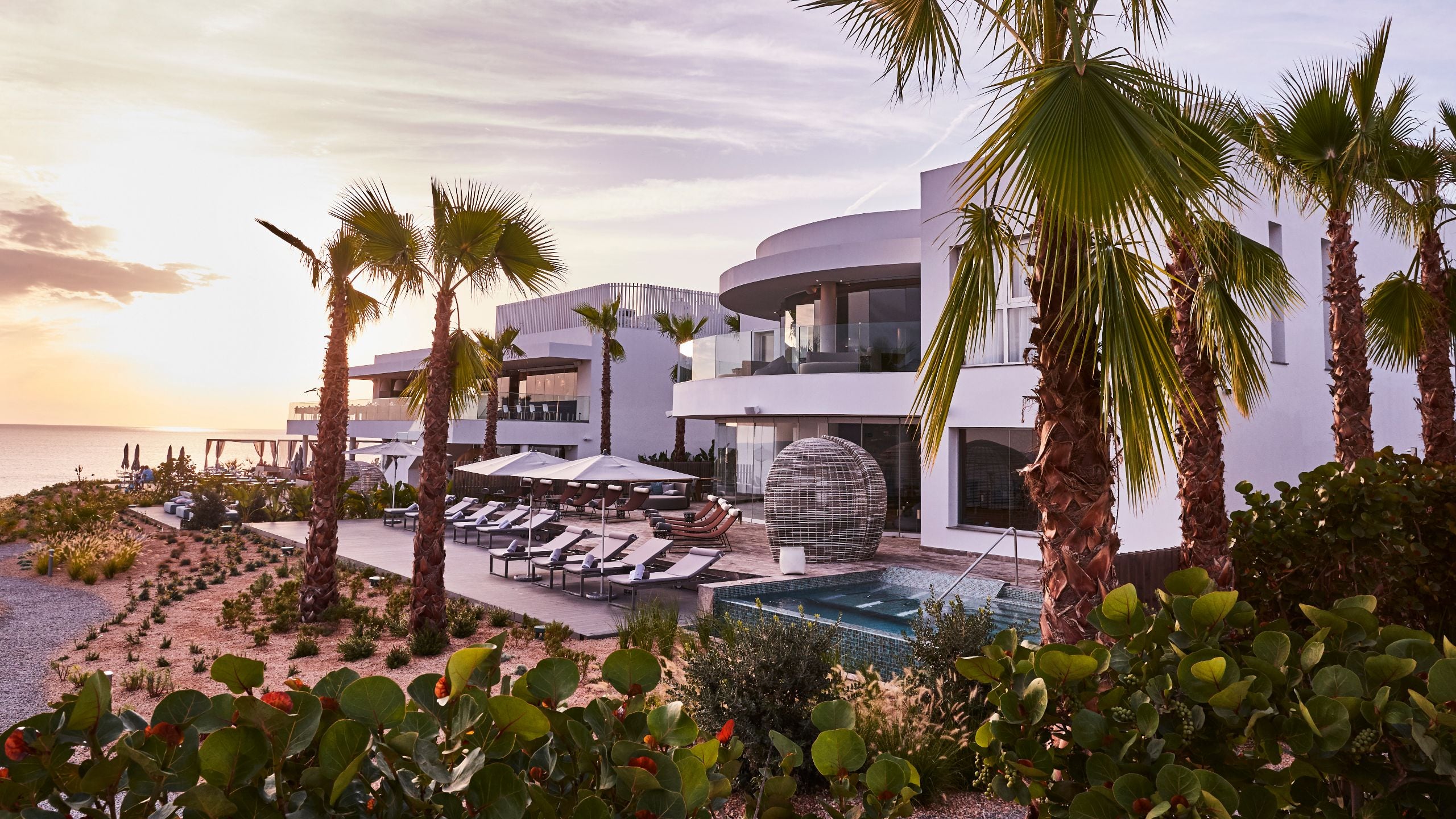 イビサで最高のラグジュアリービーチリゾート | カラ・コンタ/コンテ