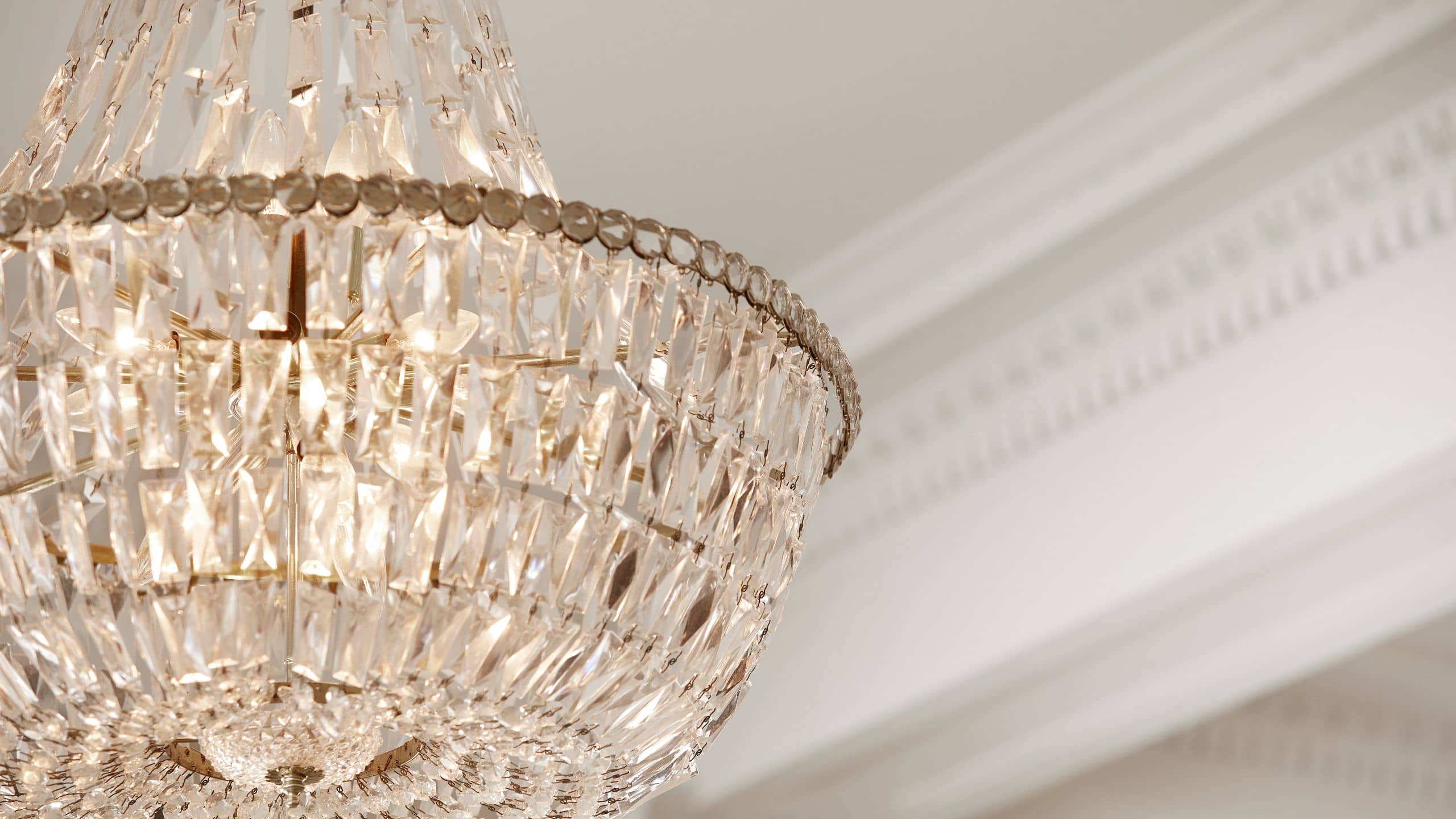 The Walper Hotel Chandelier Detail