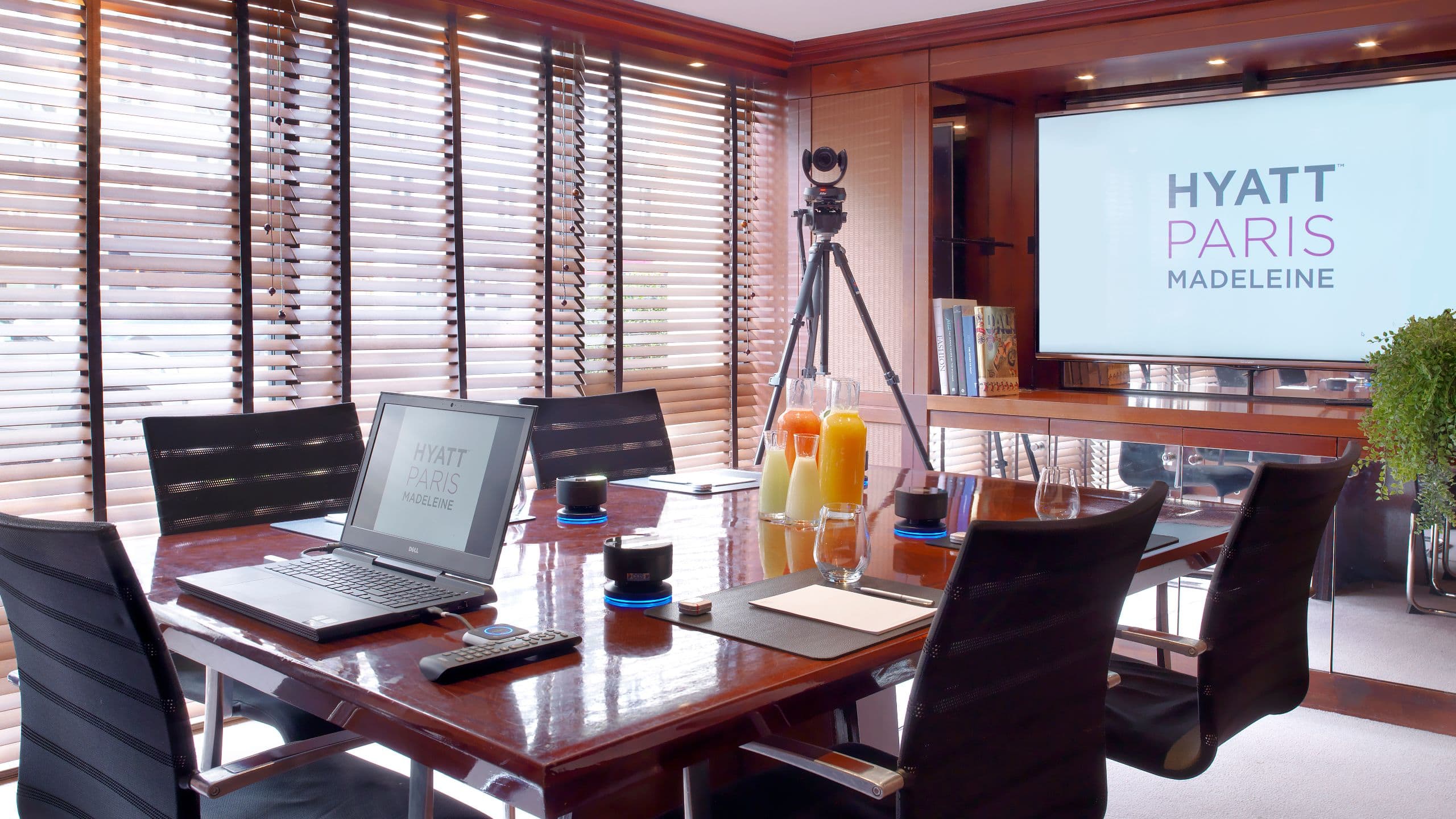 Hyatt Paris Madeleine Manhattan Room Hybrid Meeting Overview