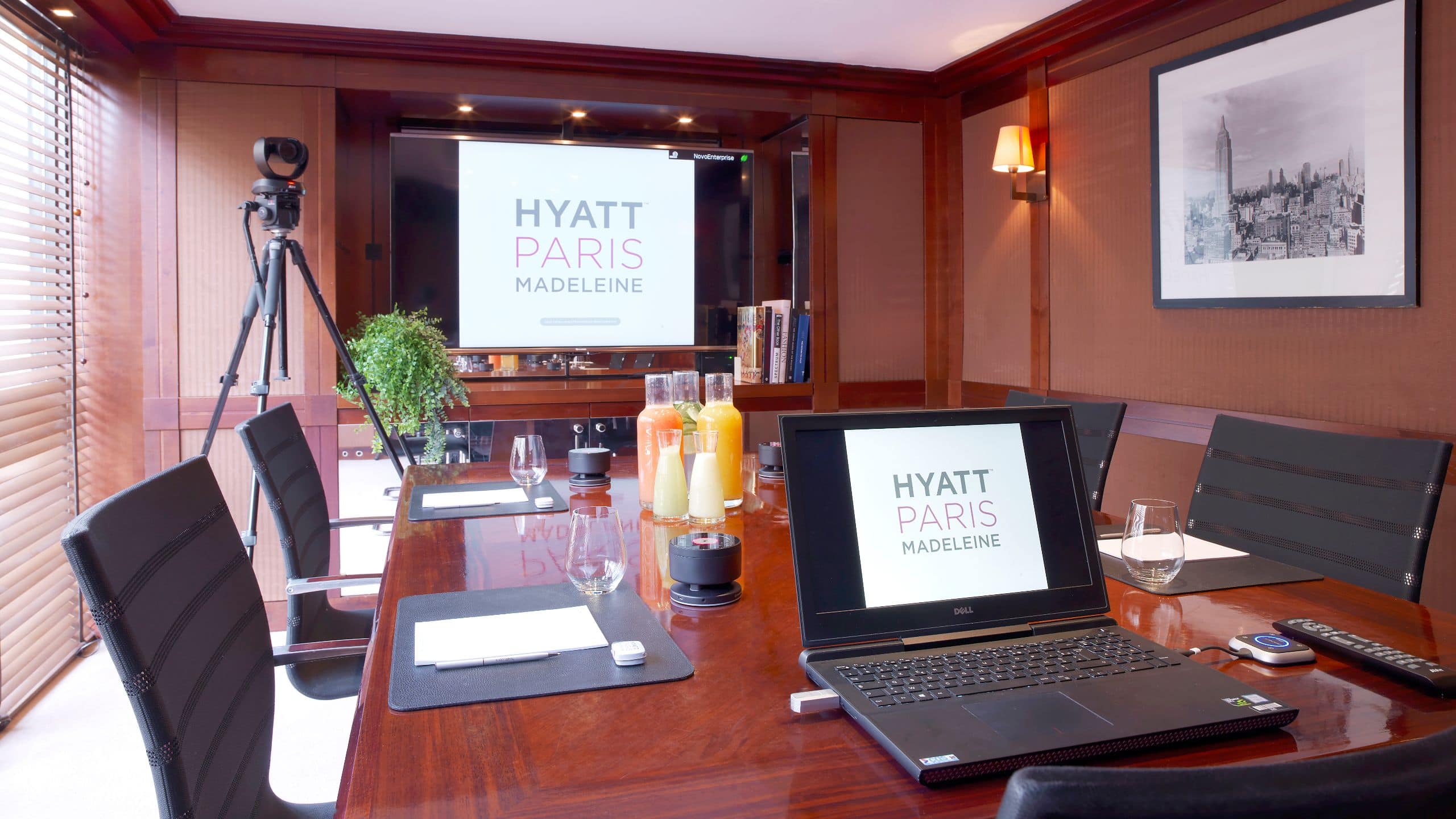 Hyatt Paris Madeleine Manhattan Room Hybrid Meeting Setup