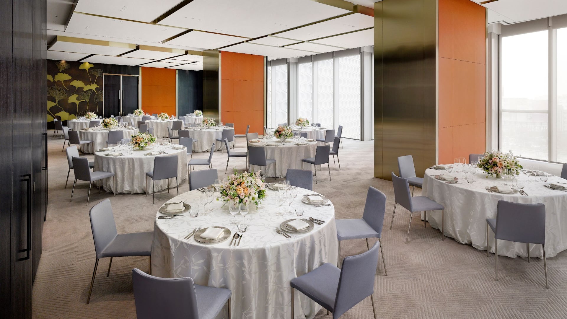 Grand Hyatt Jeju Event Banquet White Setup