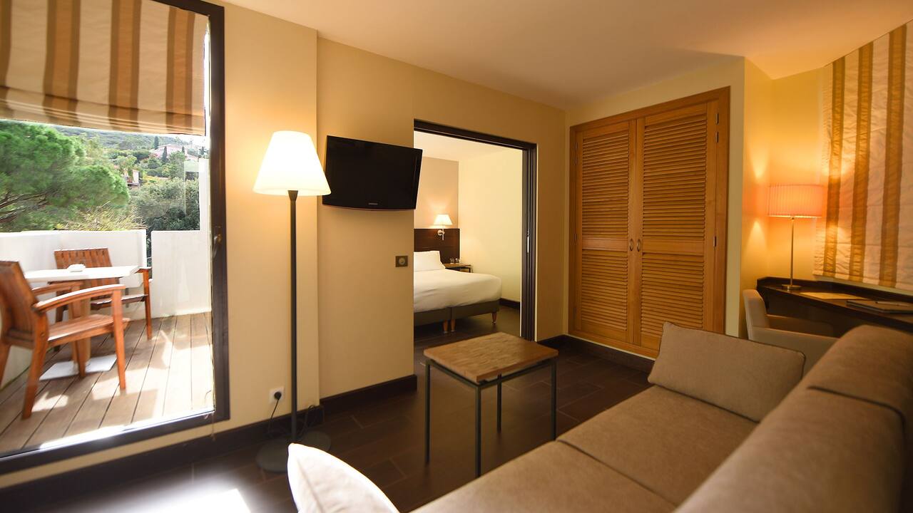 Mountain Side Suite