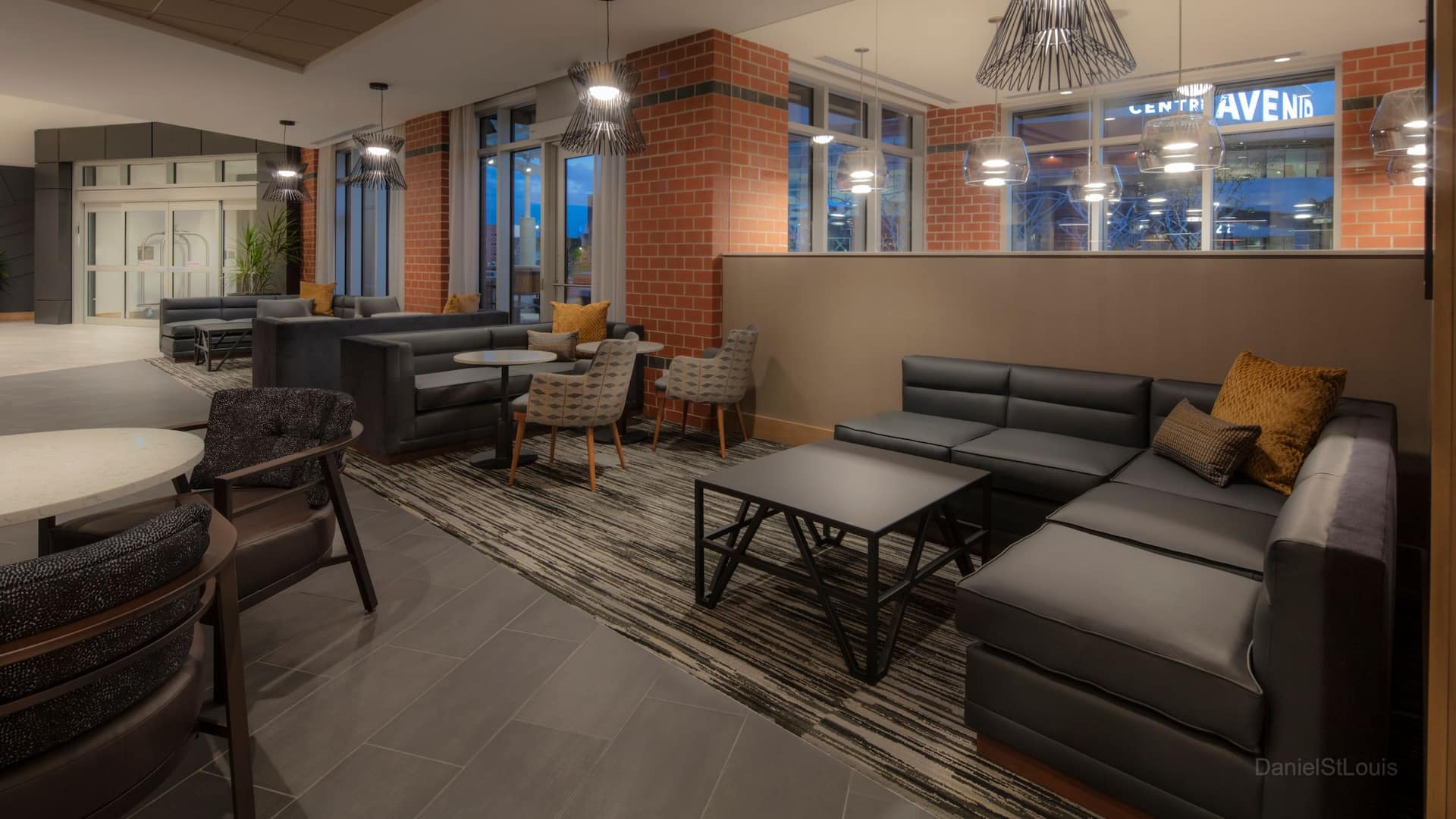 Hyatt Place Moncton / Downtown Bar Seating