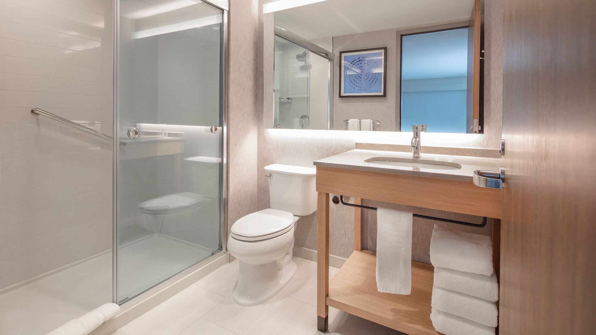 2/2 Hyatt Place Moncton / Downtown Bathroom Close up