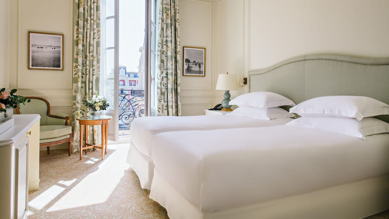 Twin Beds at Hotel du Palais City View