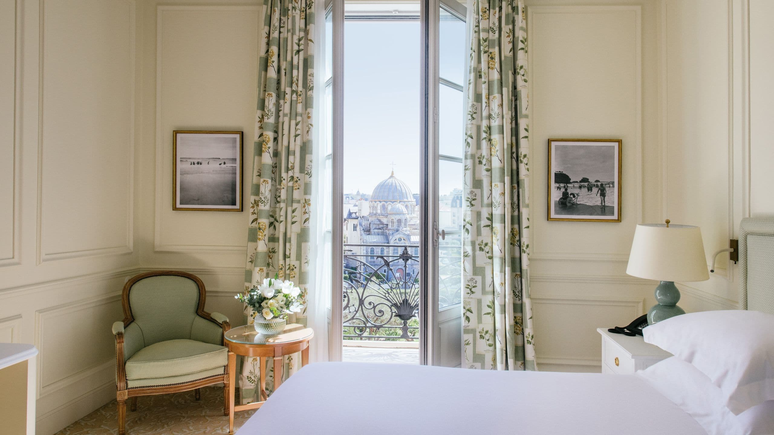 2/5 Hôtel du Palais Biarritz Two Twin City View Layout