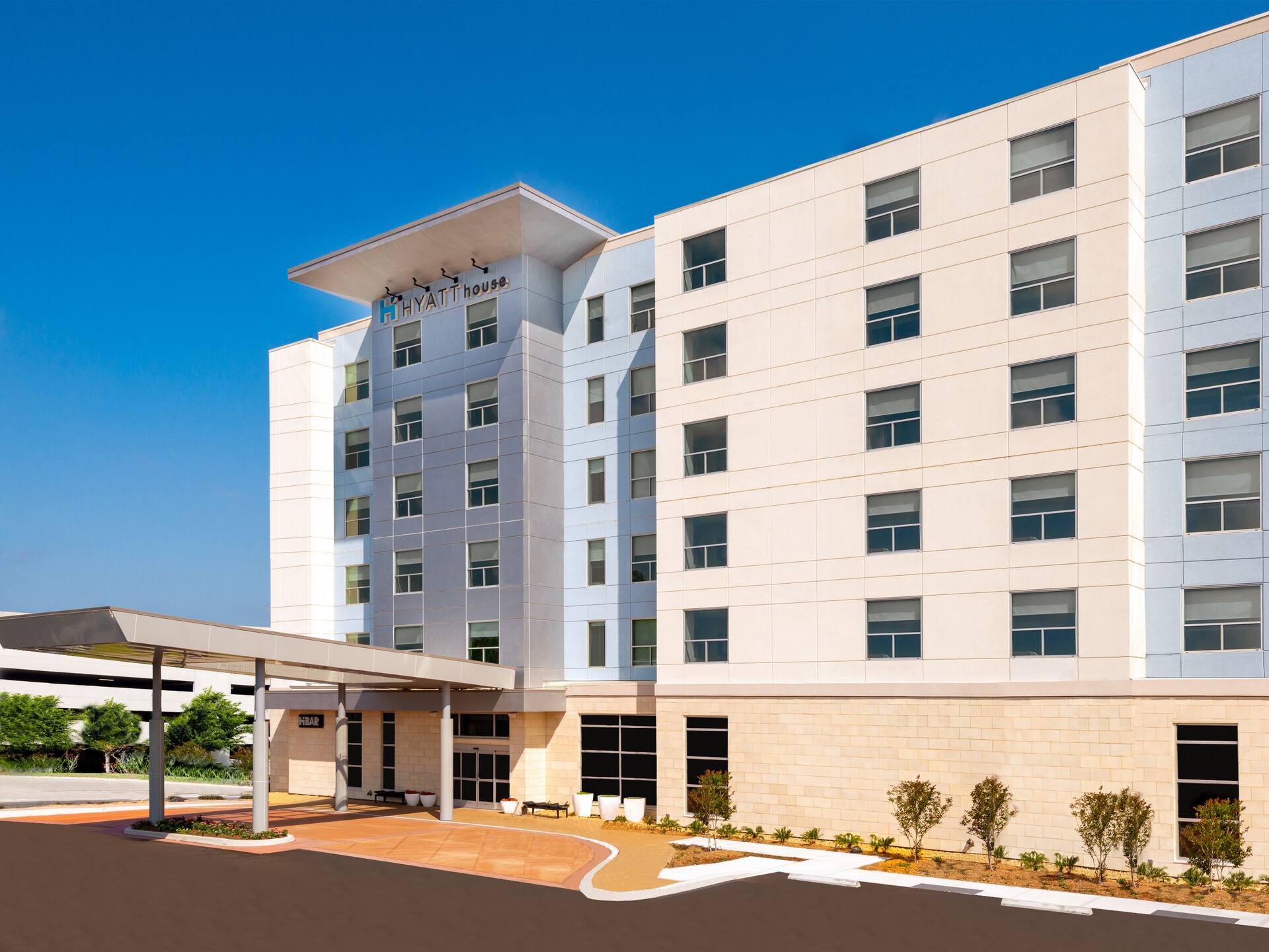 Hyatt House Tampa Airport / Westshore Exterior Day