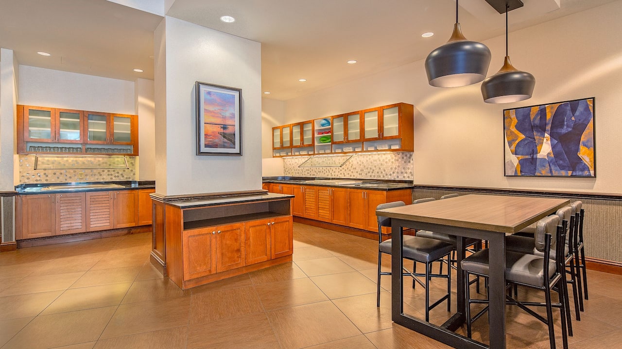 Breakfast Bar buffet area with communal table 
