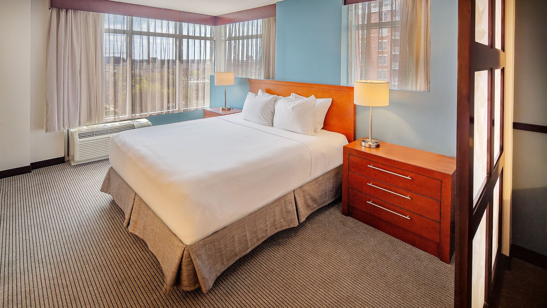 Hyatt Place Madison/Downtown Accessible King Guestroom
