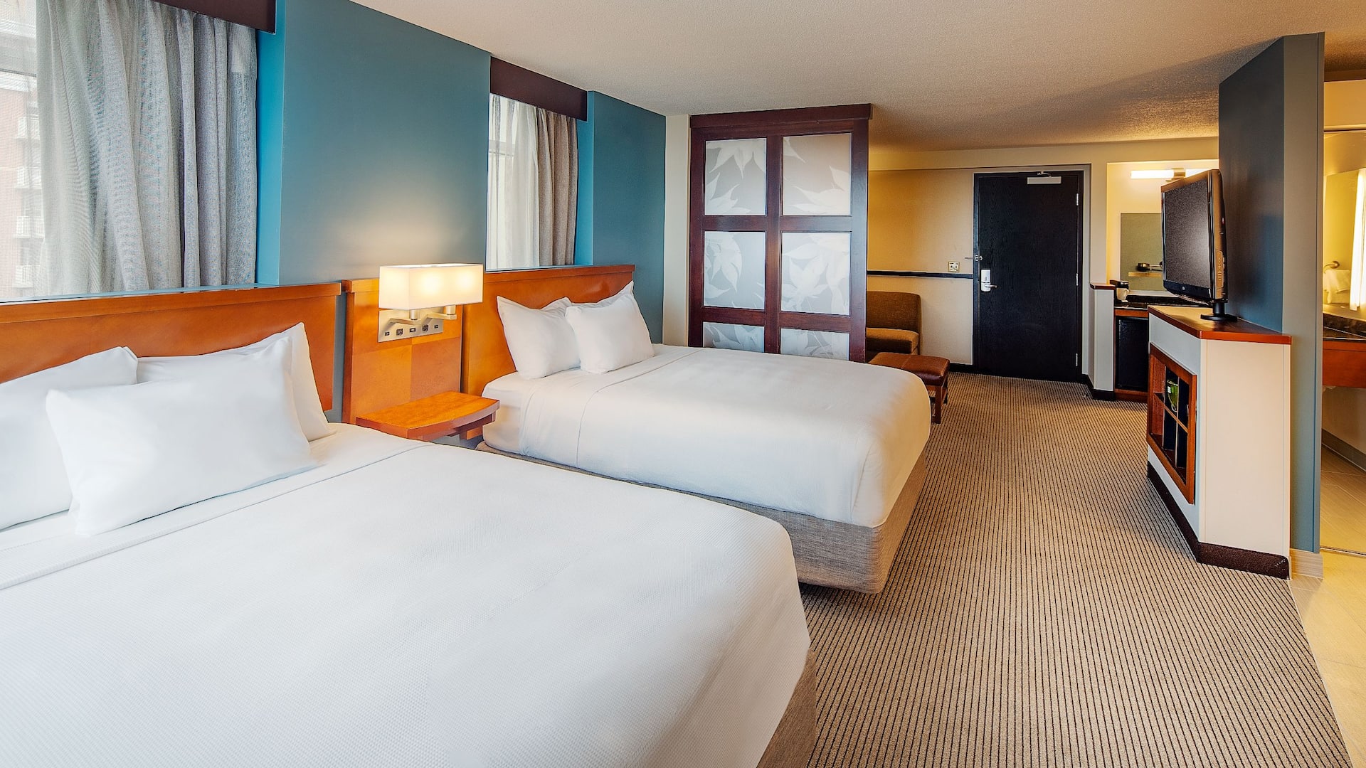 Hotels in Madison WI with Accessible Two Queens Guestroom at Hyatt Place Madison / Downtown