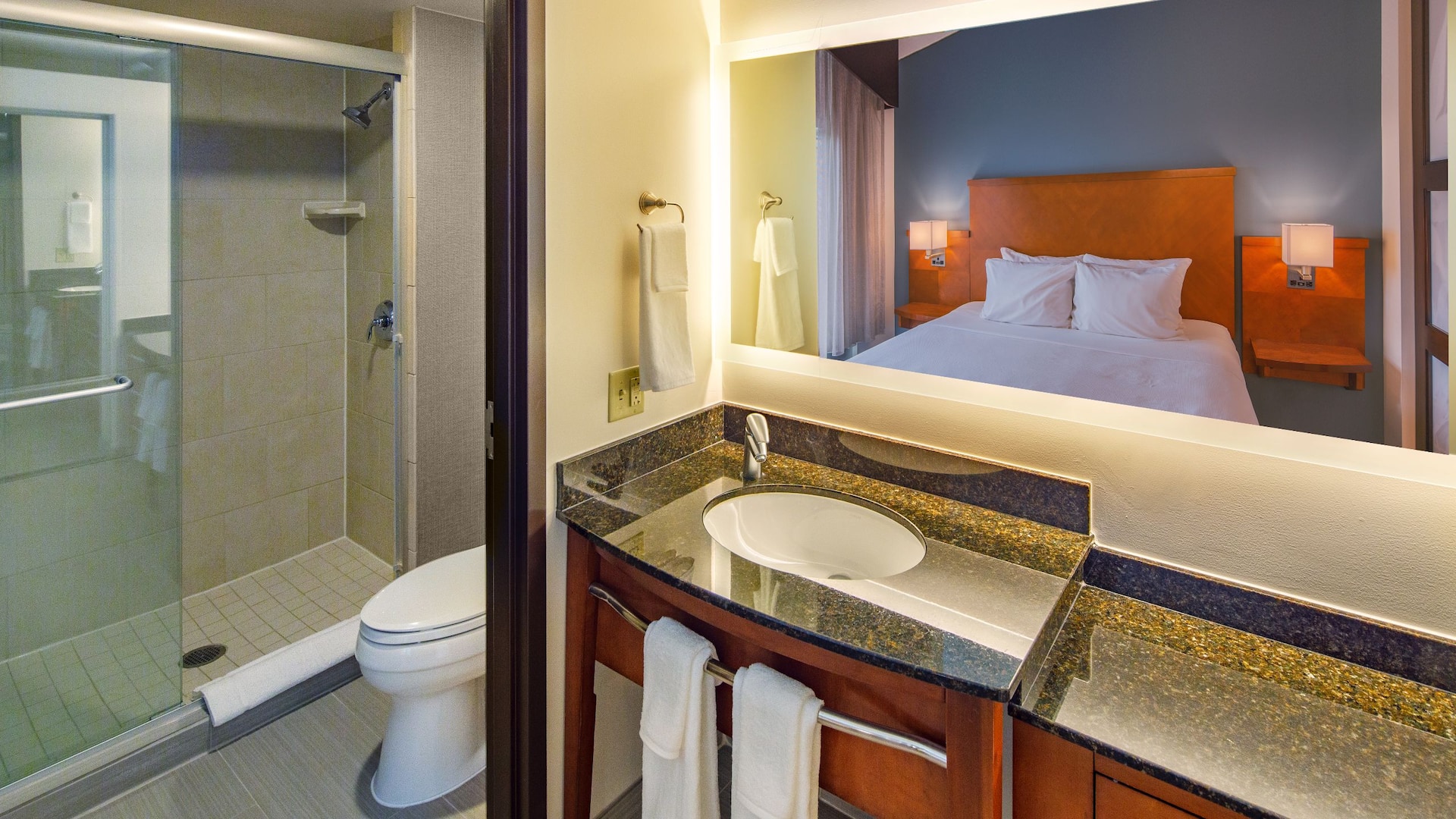 5 из 5 Hyatt Place Madison/Downtown Single King Bathroom