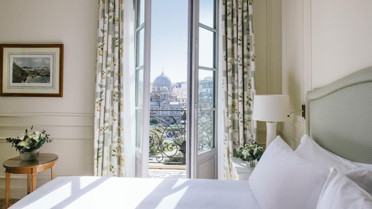 1 King Bed Room View