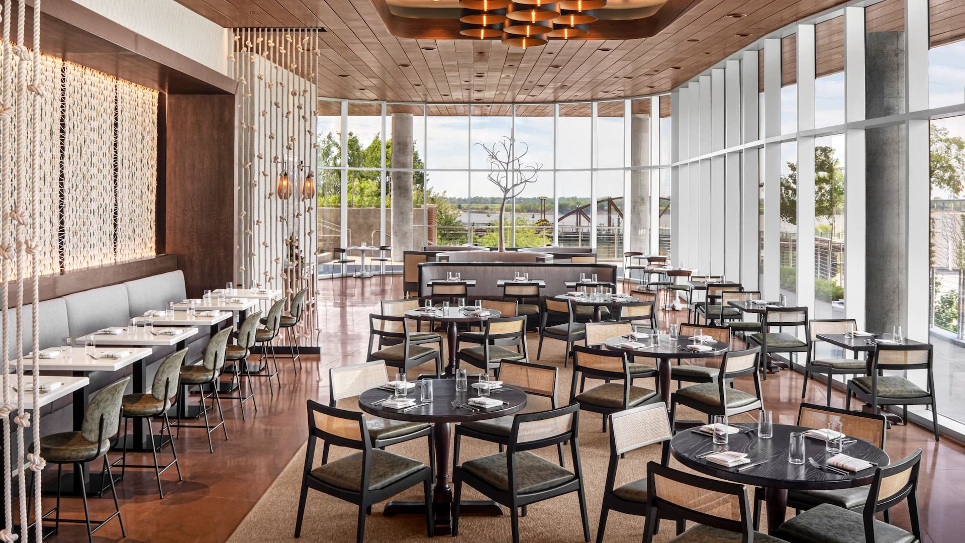 1 of 1 CIMAS Restaurant dining room