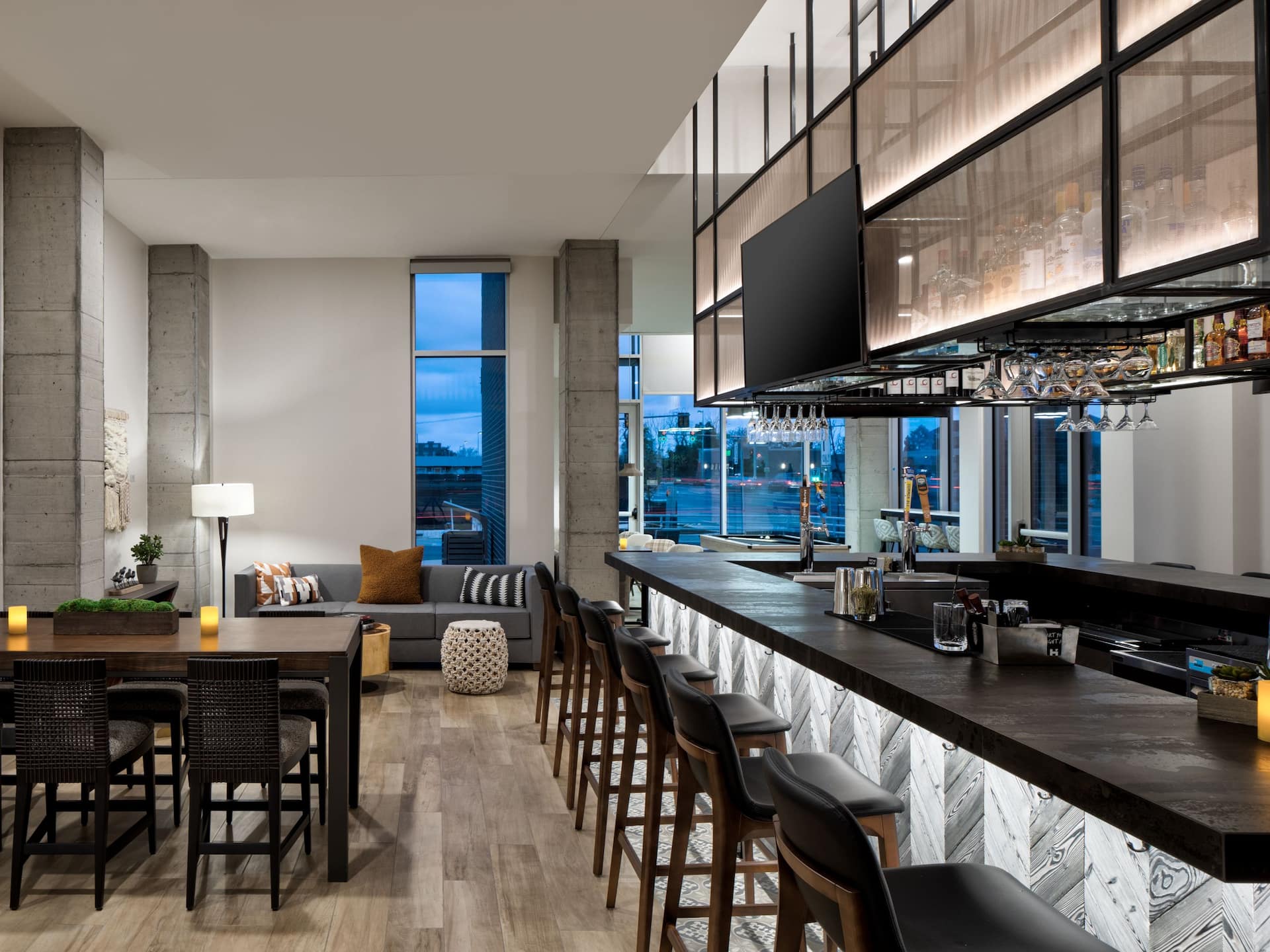 Hyatt House Denver / Aurora Hbar