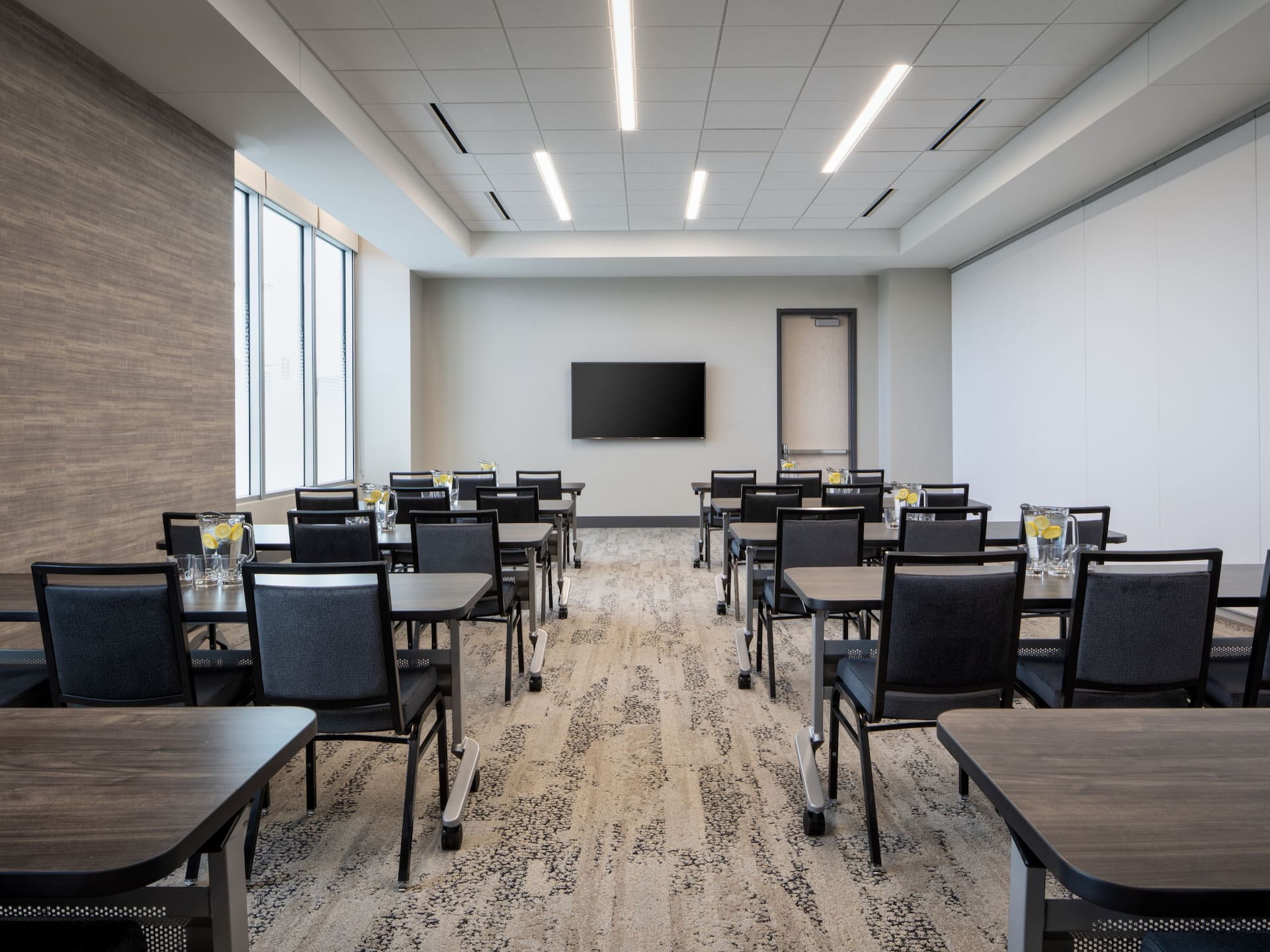 Hyatt House Denver / Aurora Meeting Classroom Setup