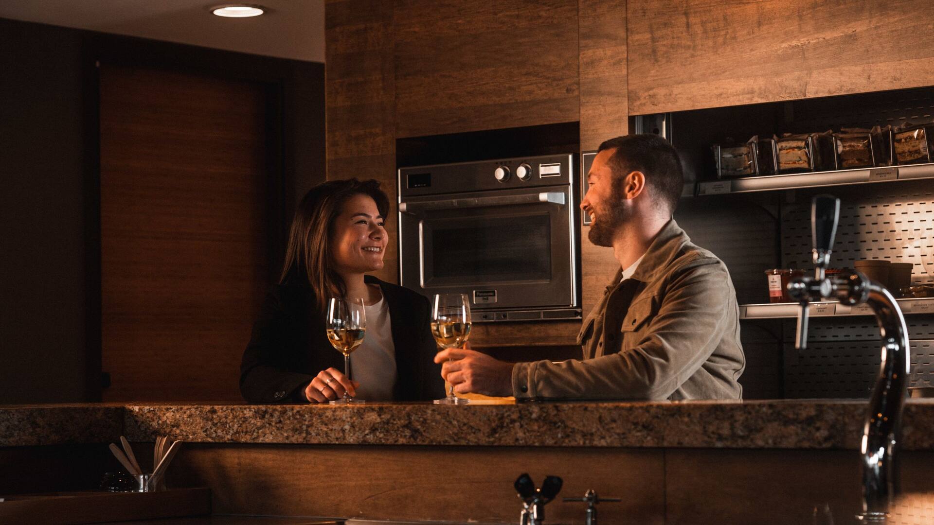 Hyatt Place Amsterdam Airport Couple Drinks Bar