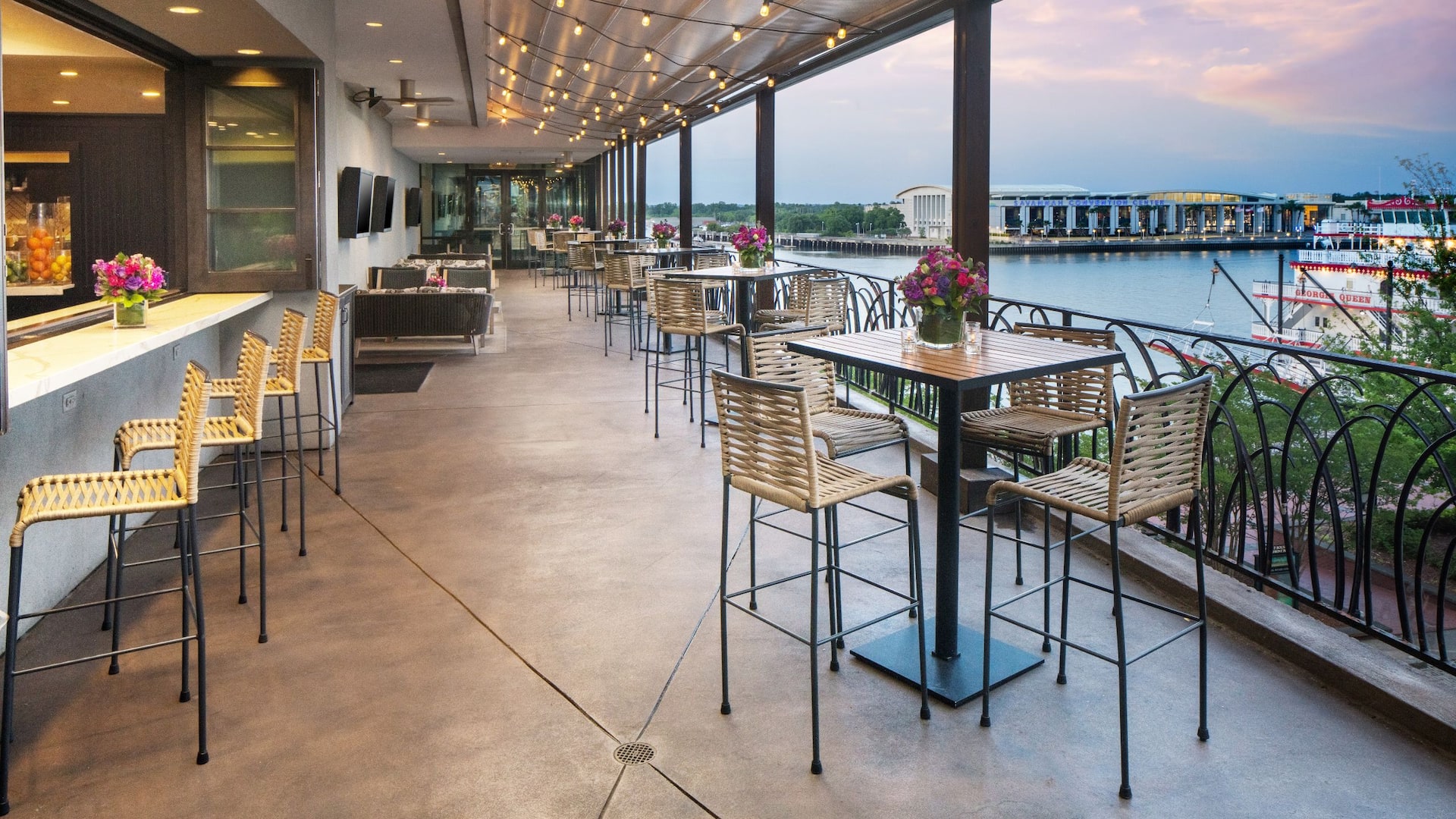 Hyatt Regency Savannah Moss And Oak Patio
