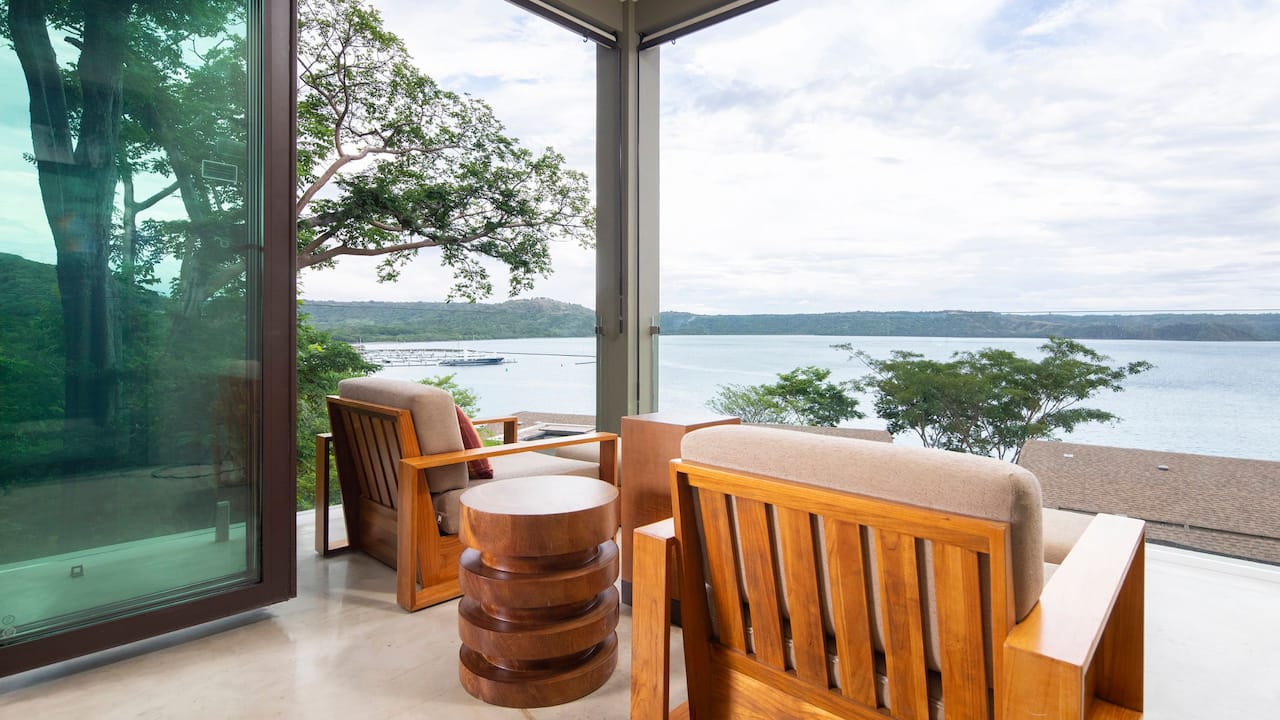 Bay View Suite Corner Window