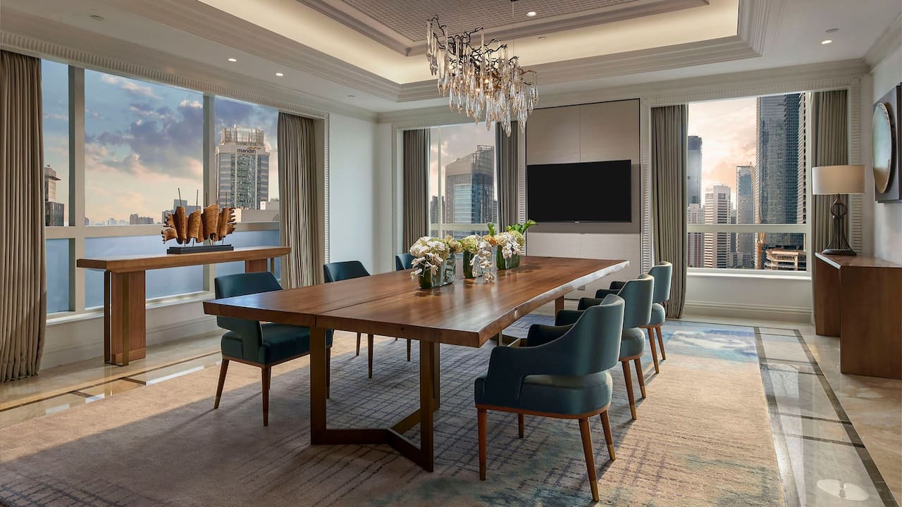 Presidential Suite Dining Room Plaza