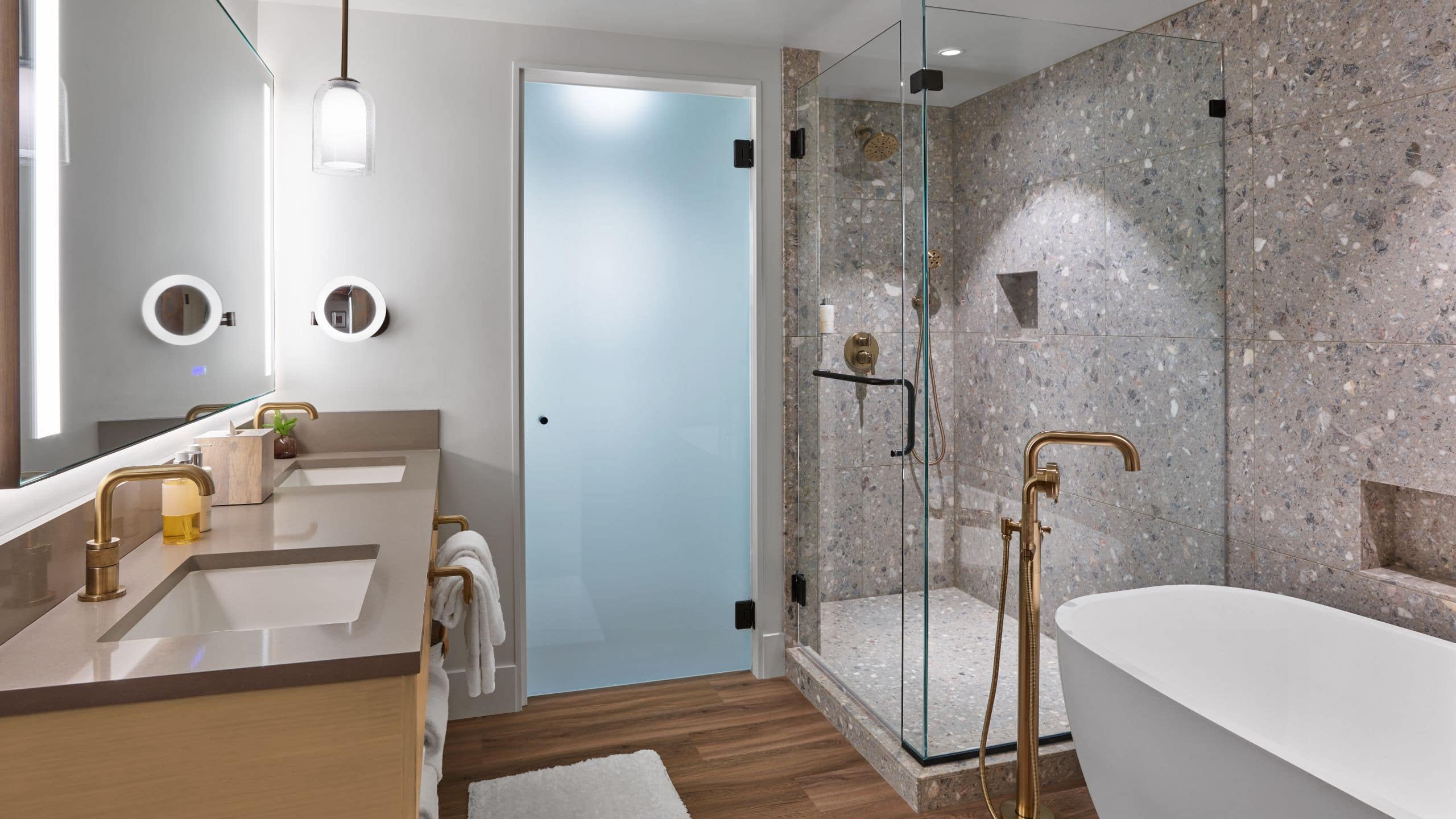 3 von 3 Mission Pacific Hotel Sanctuary And Dreamscape Suite Bathroom