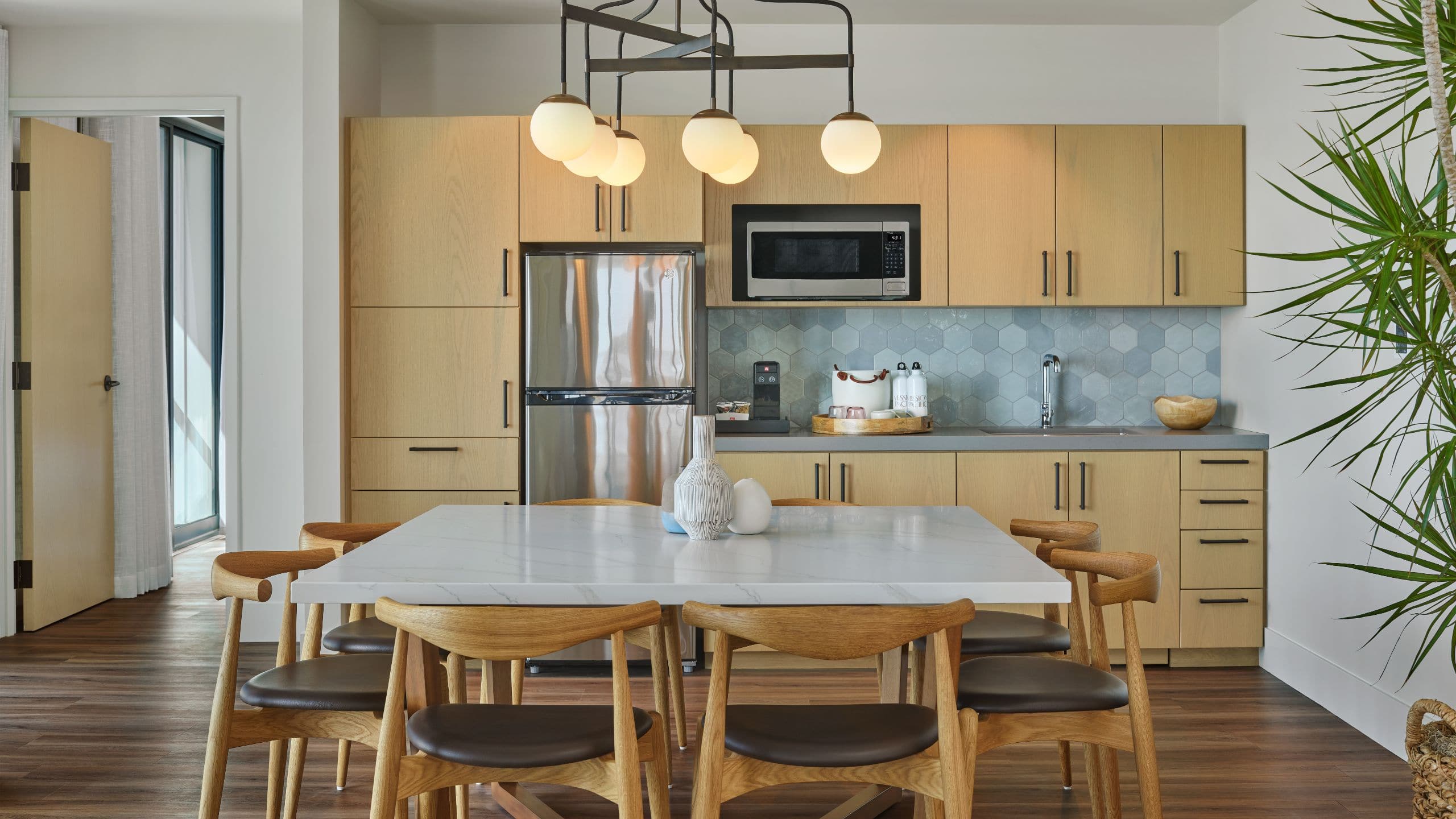 7 von 10 Mission Pacific Hotel Ethereal Suite Kitchenette